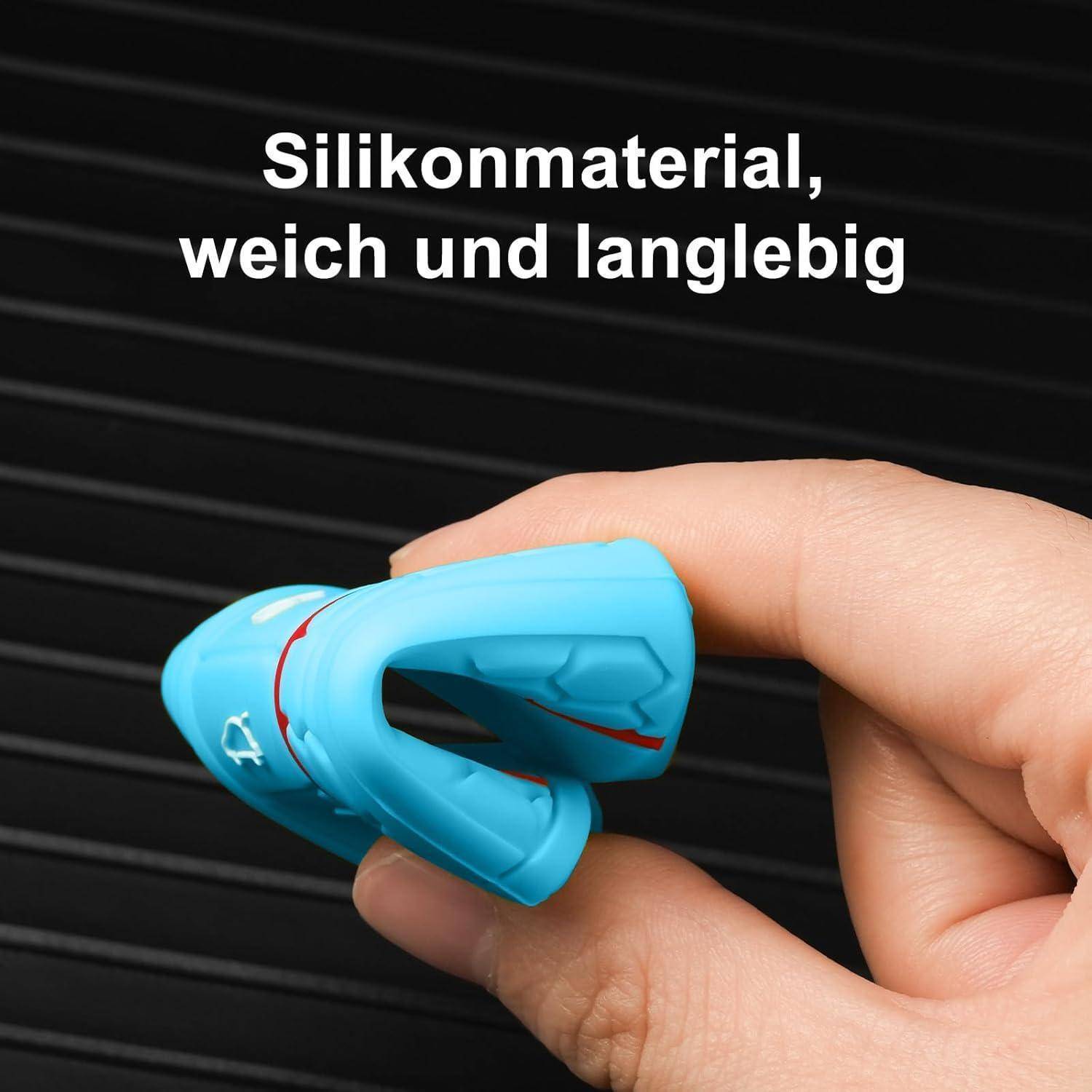 Blauer Silikonclip wird zwischen Fingern gehalten mit deutschem Text „Silikonmaterial, weich und langlebig