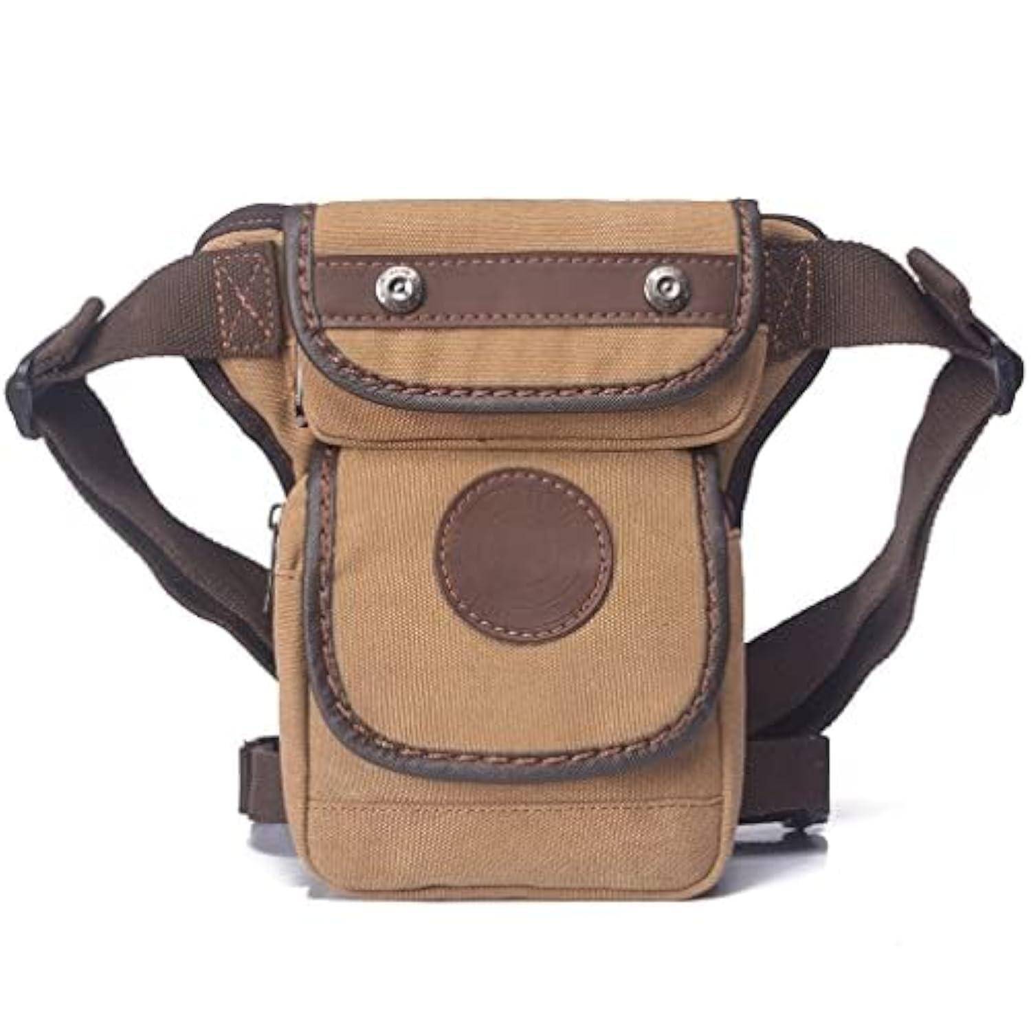Tan- und braun gefärbte Leinwand-Hüft- oder Beintasche mit verstellbaren Riemen, vorderer Klapptasche und rundem Flicken, gezeigt vor weißem Hintergrund.