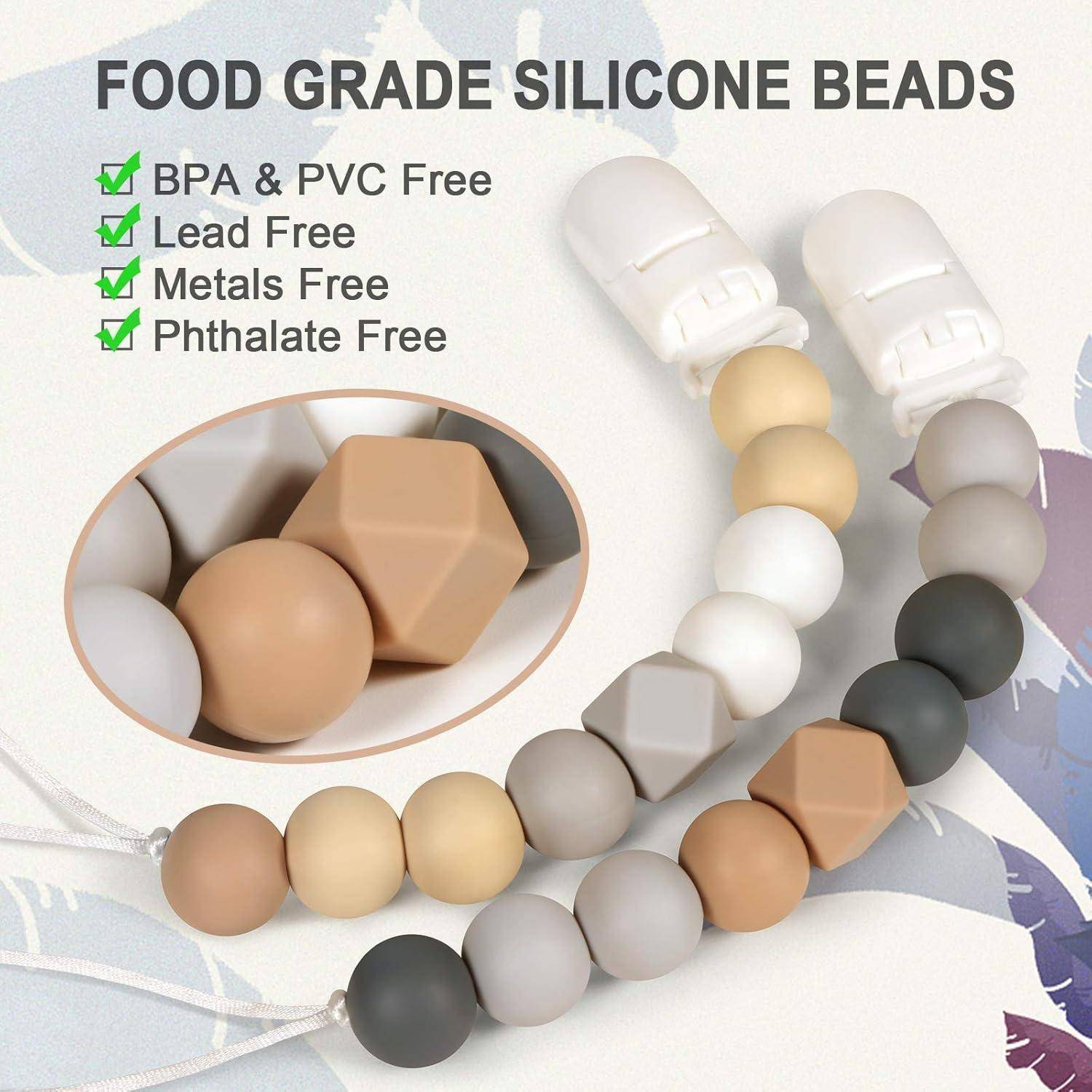 Produktanzeige für lebensmittelgerechte Silikonperlen, gekennzeichnet als frei von BPA, PVC, Blei, Metallen und Phthalaten, mit Muster in neutralen Farben abgebildet.