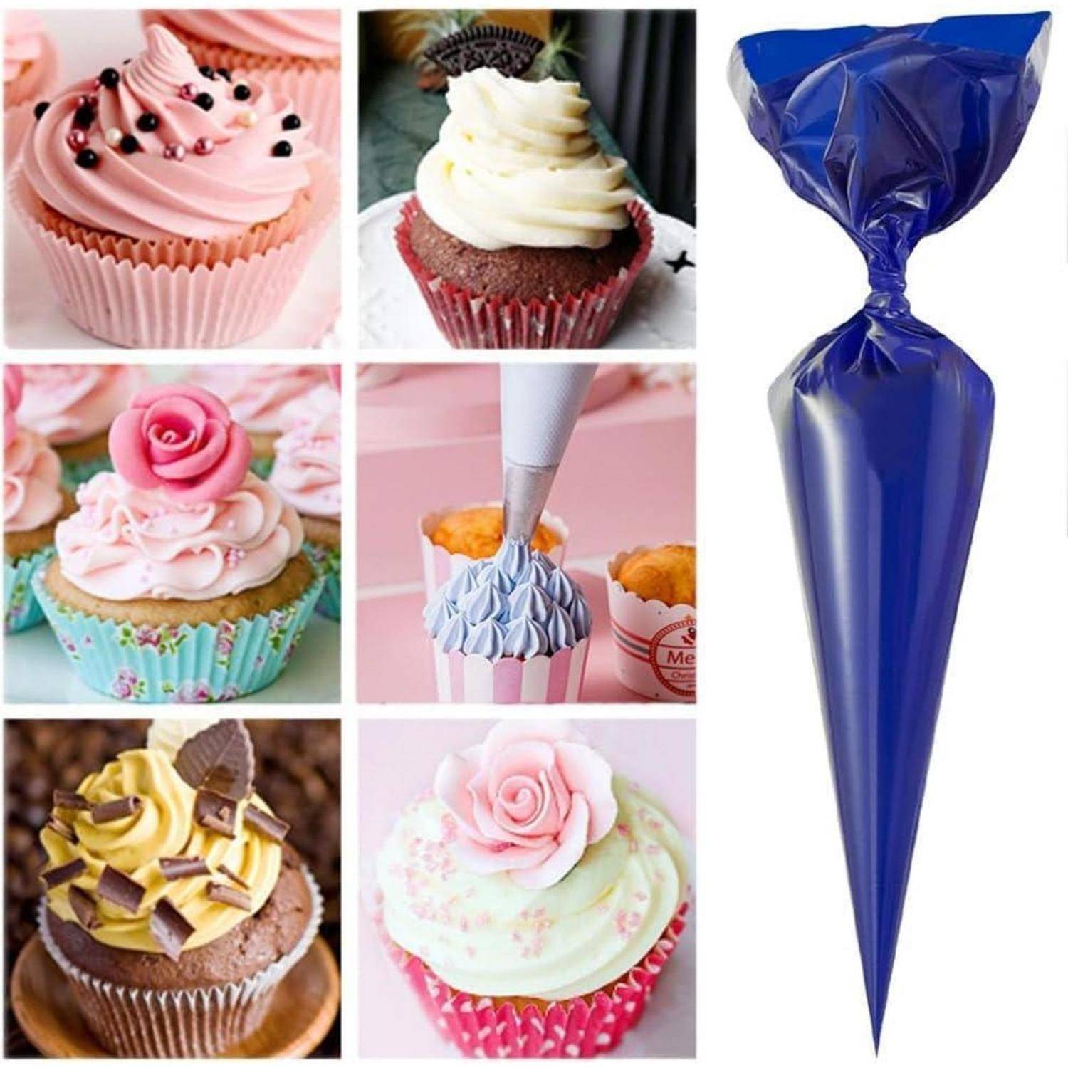 Collage von dekorierten Cupcakes mit gesprizter Glasur, Streuseln und Fondantblüten, sowie einem blauen Spritzbeutel zur Verwendung bei der Eisdekoración.