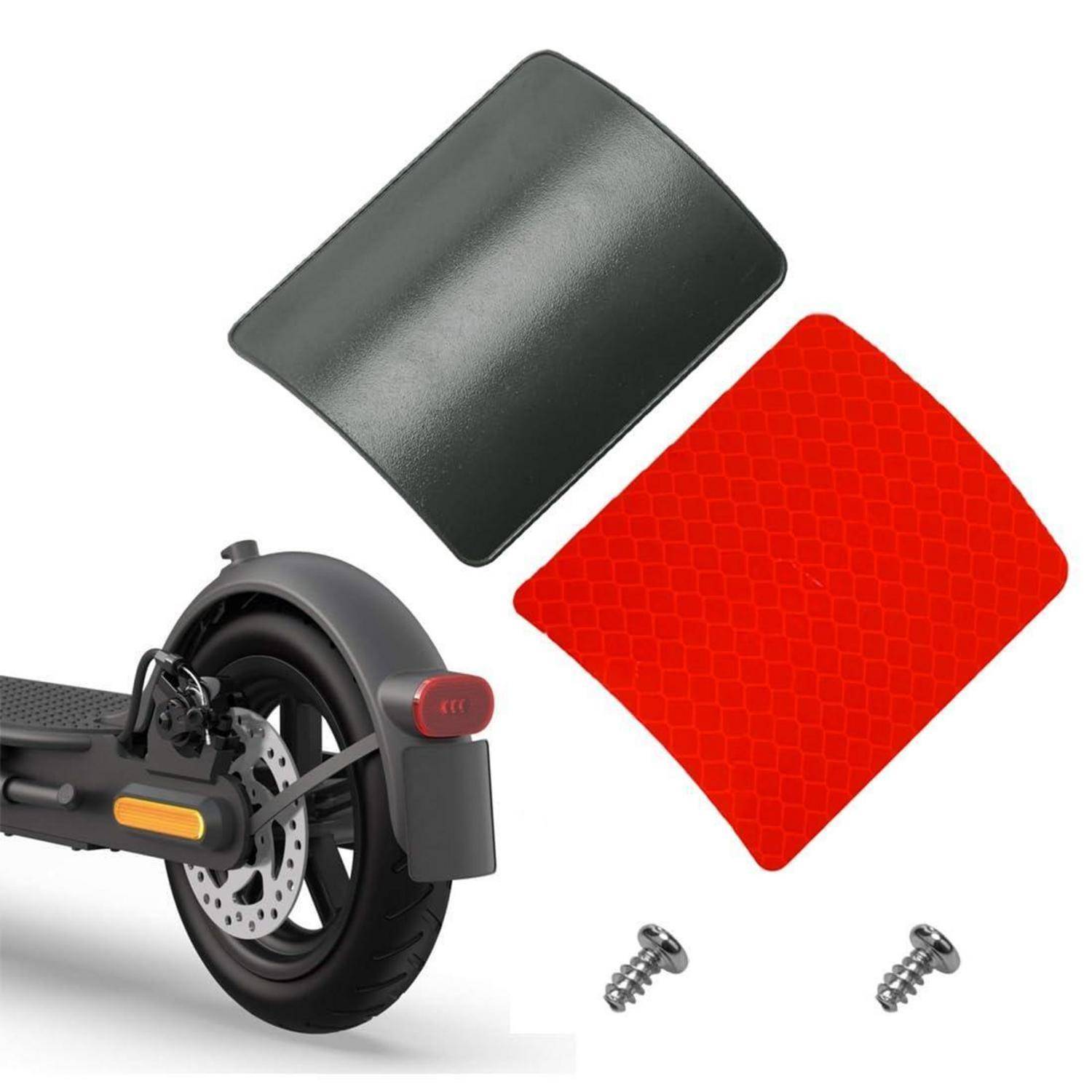 Elektrischer Roller Hinterrad mit zwei austauschbaren Schutzblech-Abdeckungen, eine schwarz und eine rot, plus zwei Schrauben zur Montage auf weißem Hintergrund.