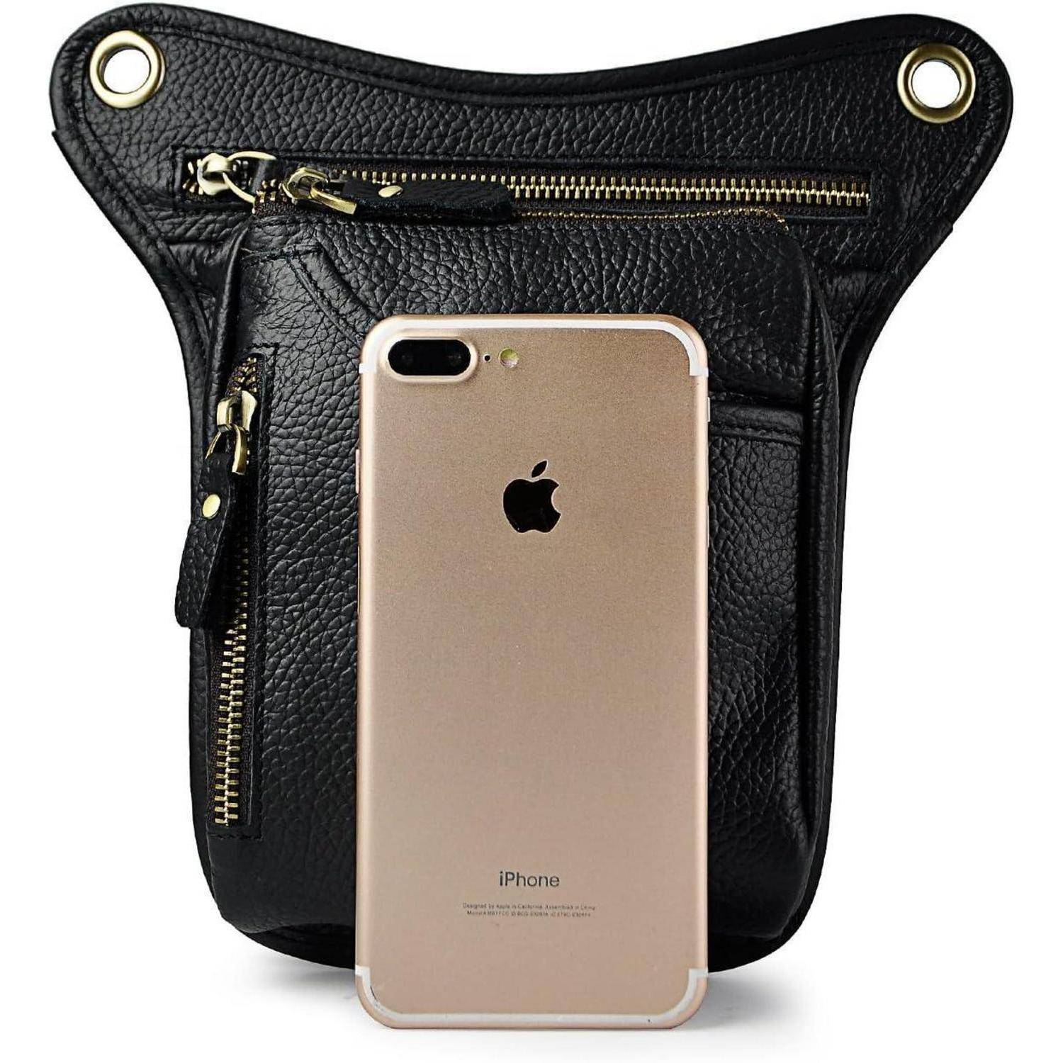 Schwarze Ledertelefonmäppchen mit Reißverschlusstaschen, mit einem goldenen iPhone vorne zum Größenvergleich gezeigt.