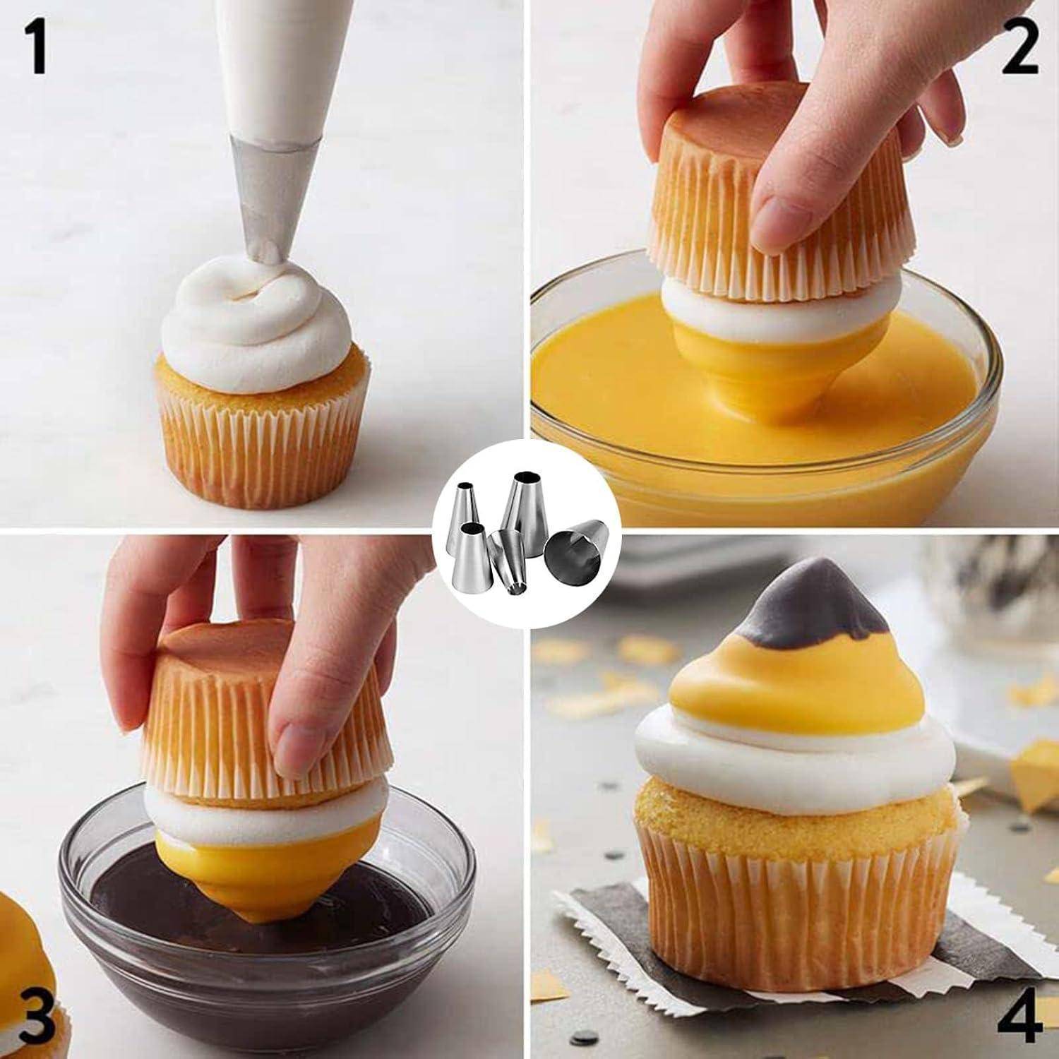 Vierschrittiges Cupcake-Verzieren: Weiße Glasur auf einen Cupcake spritzen, die Oberseite eines weiteren Cupcakes in gelbe und dann in Schokoladenüberzug tauchen und sie stapeln, um ein Halloween-ähnliches Leckerbissen mit geschichteter Glasur zu bilden.