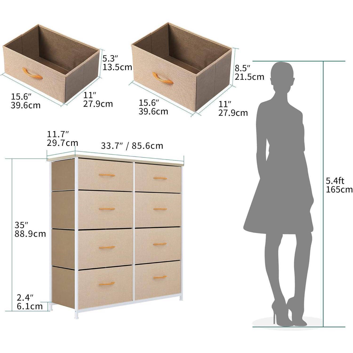 Maßstabgerechtes Diagramm einer 4-Schublade Stoffkommode mit zwei Lagerkisten, das die Schrankgröße 33,7 x 11,7 x 35 Zoll und die Abmessungen der Kisten sowie eine 5,4 Fuß große Person für den Maßstab zeigt.