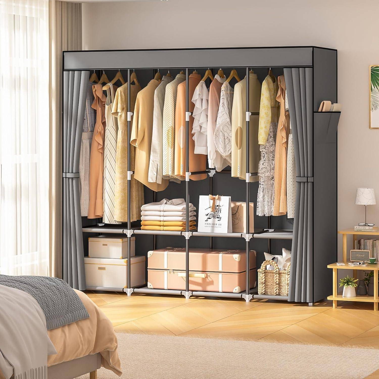 Stoffkleiderschrank mit 4 Kleiderstangen und 8 Fächern Grau