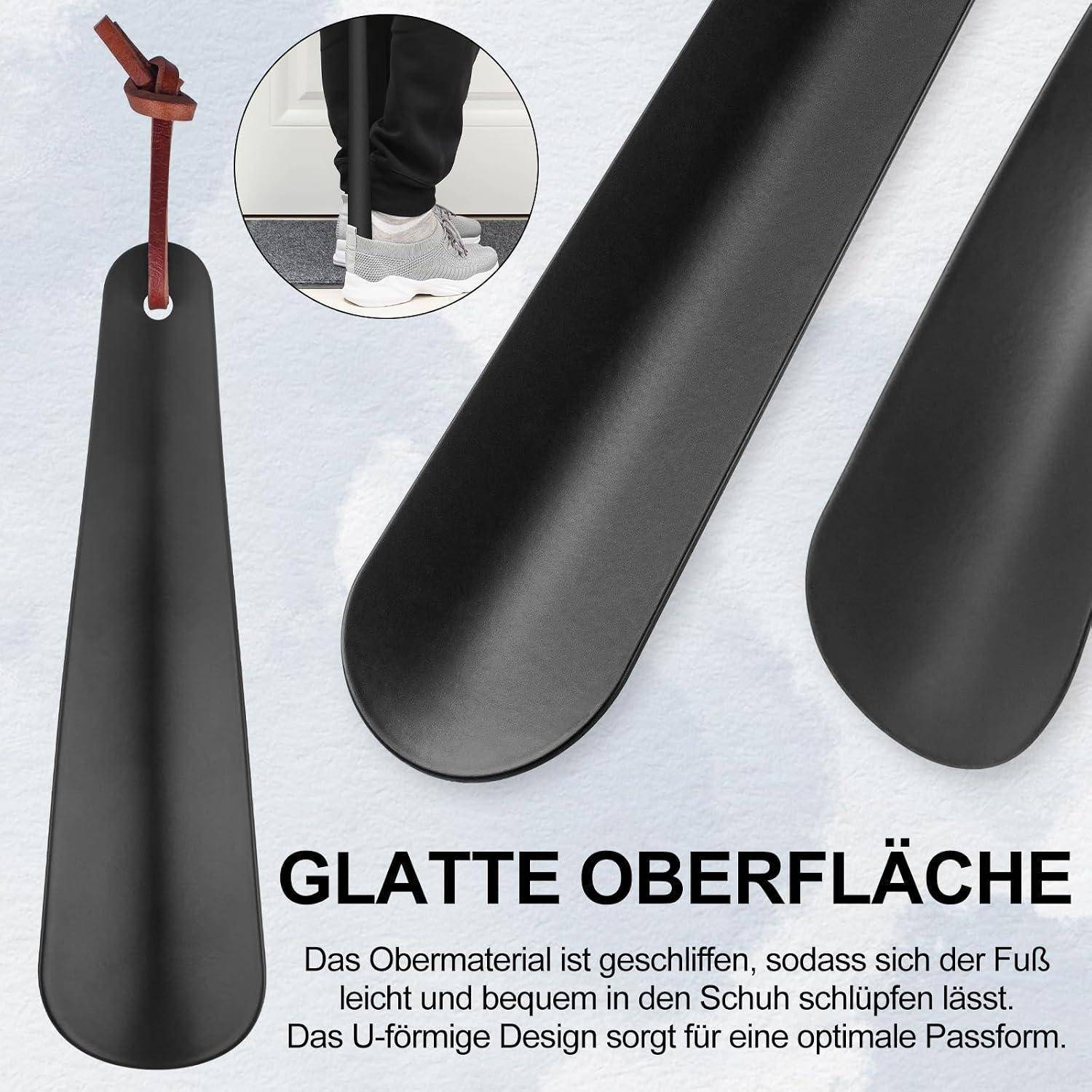 Schwarzer Schuhlöffel mit glatter Oberfläche und U-förmigem Design; die Vergrößerung zeigt einen Fuß, der mühelos in einen Schuh gleitet. Der deutsche Text besagt 