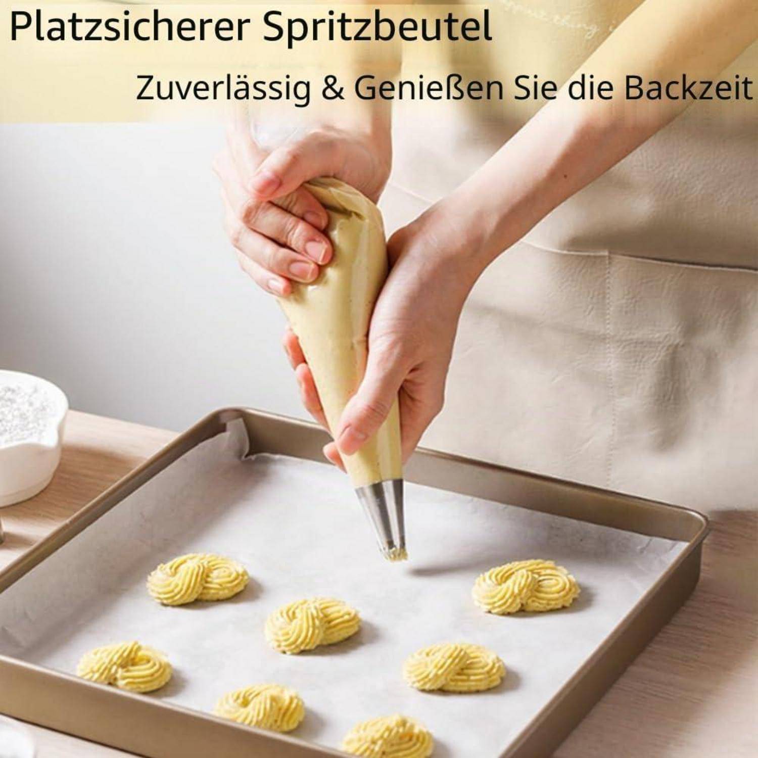 Hände spritzen Teig auf ein Backblech mit einem „auslaufsicheren Spritzbeutel
