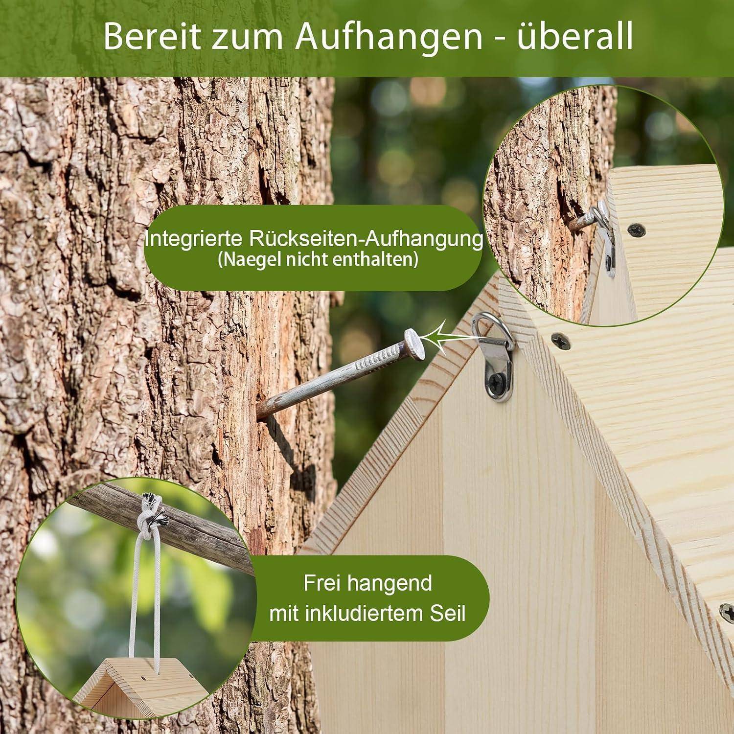 Vogelhaus aus Holz, das an einem Baum mit einem eingebauten Haken an der Rückseite und dem mitgelieferten Seil hängt, mit Text, der besagt „Überall aufhängbar