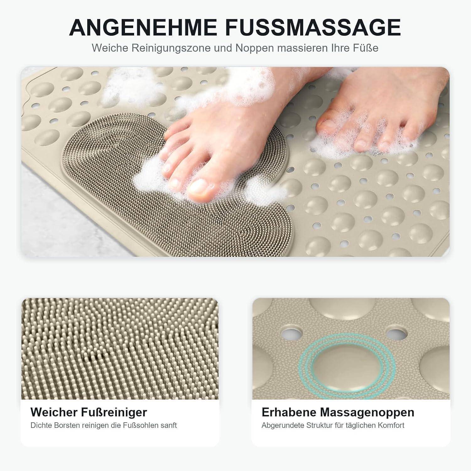 # Werbebild einer Fußreinigungsmatte, die mit seifigen Füßen geschrubbt wird, mit deutschem Text, der eine weiche Reinigungszone und erhöhte Massagenoppen für Komfort hervorhebt.