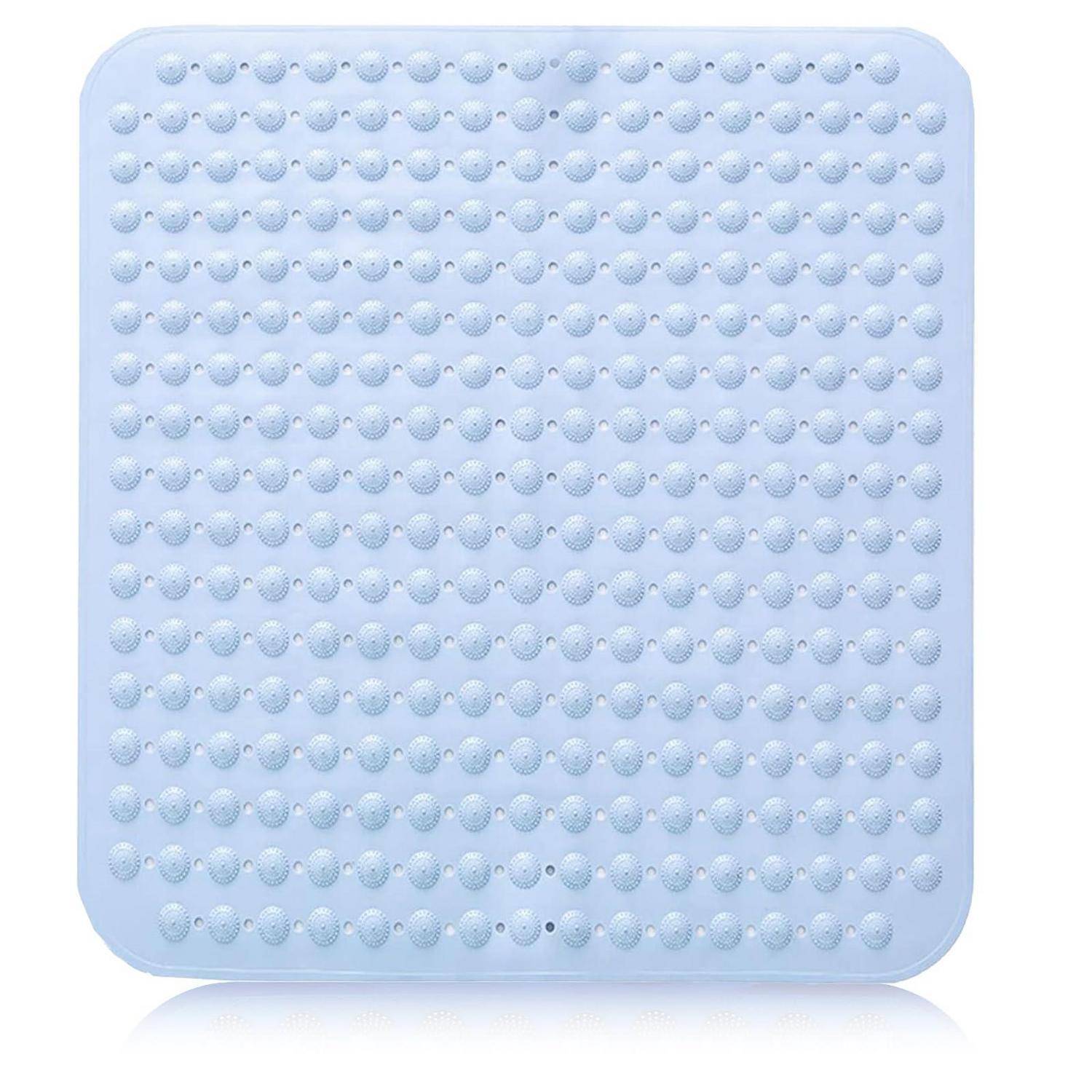 Hellblaue quadratische Silikon-Badmatte mit vielen Saugnapfen, auf weißem Hintergrund gezeigt.
