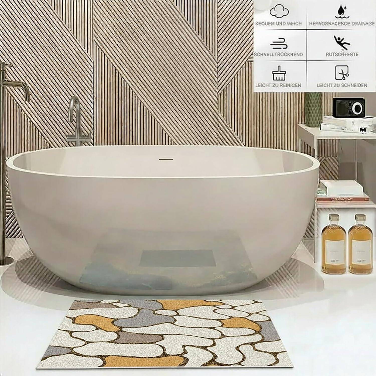 Moderne freistehende ovale Badewanne in einem stilvollen Badezimmer, mit einem gemusterten Teppich, Regalen und einer Funktionstafel, die Produktvorteile in Deutsch auflistet.