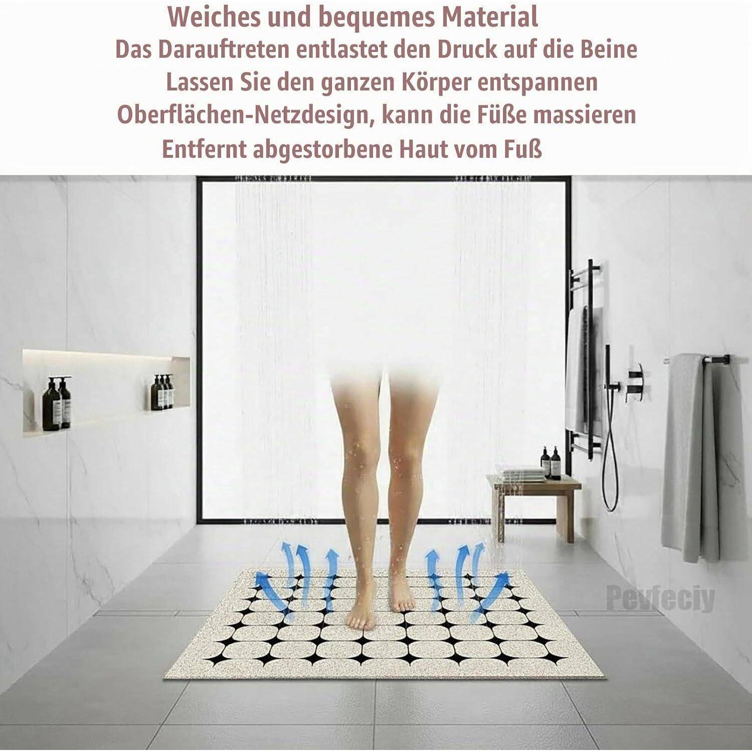 Badezimmermatte mit blauen Pfeilen, die eine gepolsterte Oberfläche zeigt, die die Füße massiert; deutscher Text besagt, dass weiches Material den Druck reduziert und abgestorbene Haut entfernt