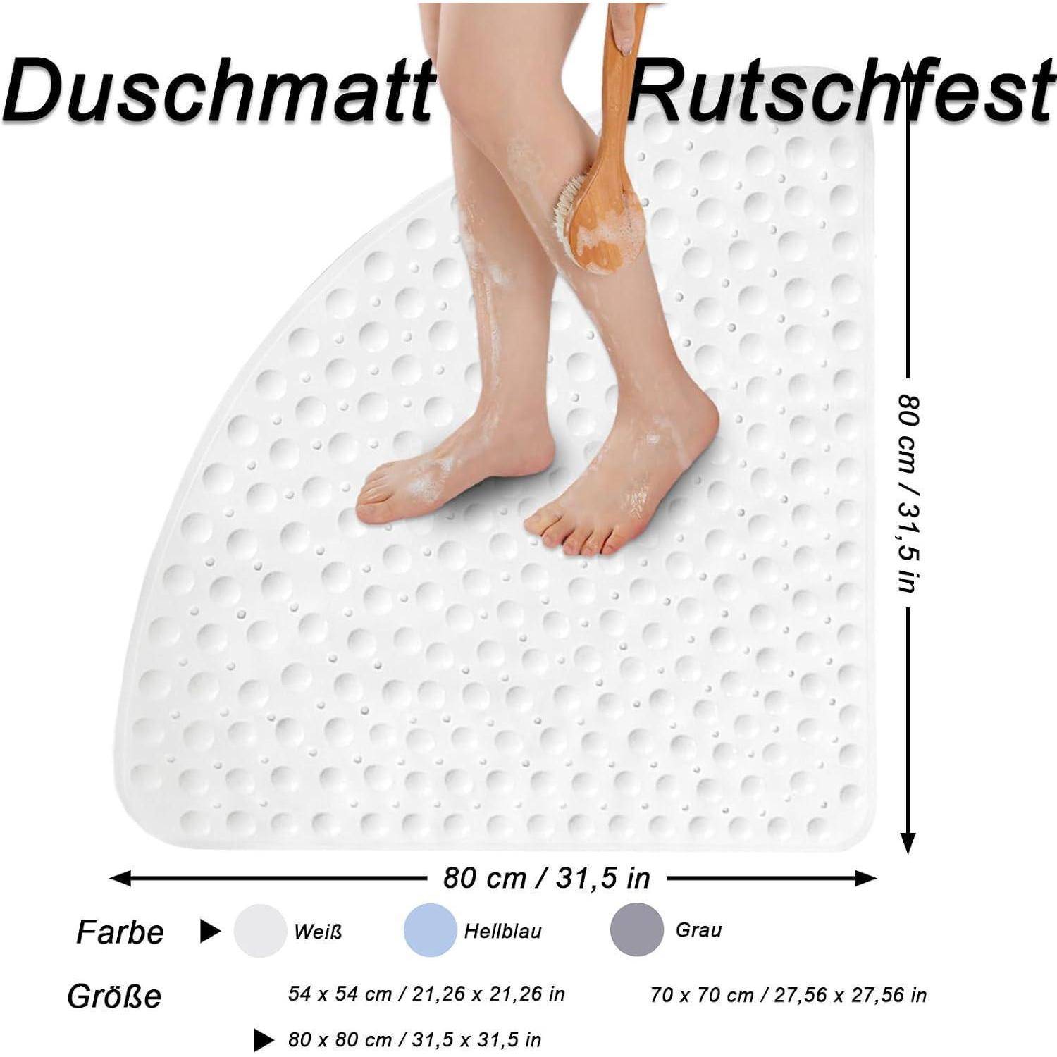 Weiße rutschfeste Badewannenmatte unter den Füßen gezeigt, mit Abmessungen von 80 cm x 80 cm und Größenoptionen 54 x 54 cm oder 70 x 70 cm.