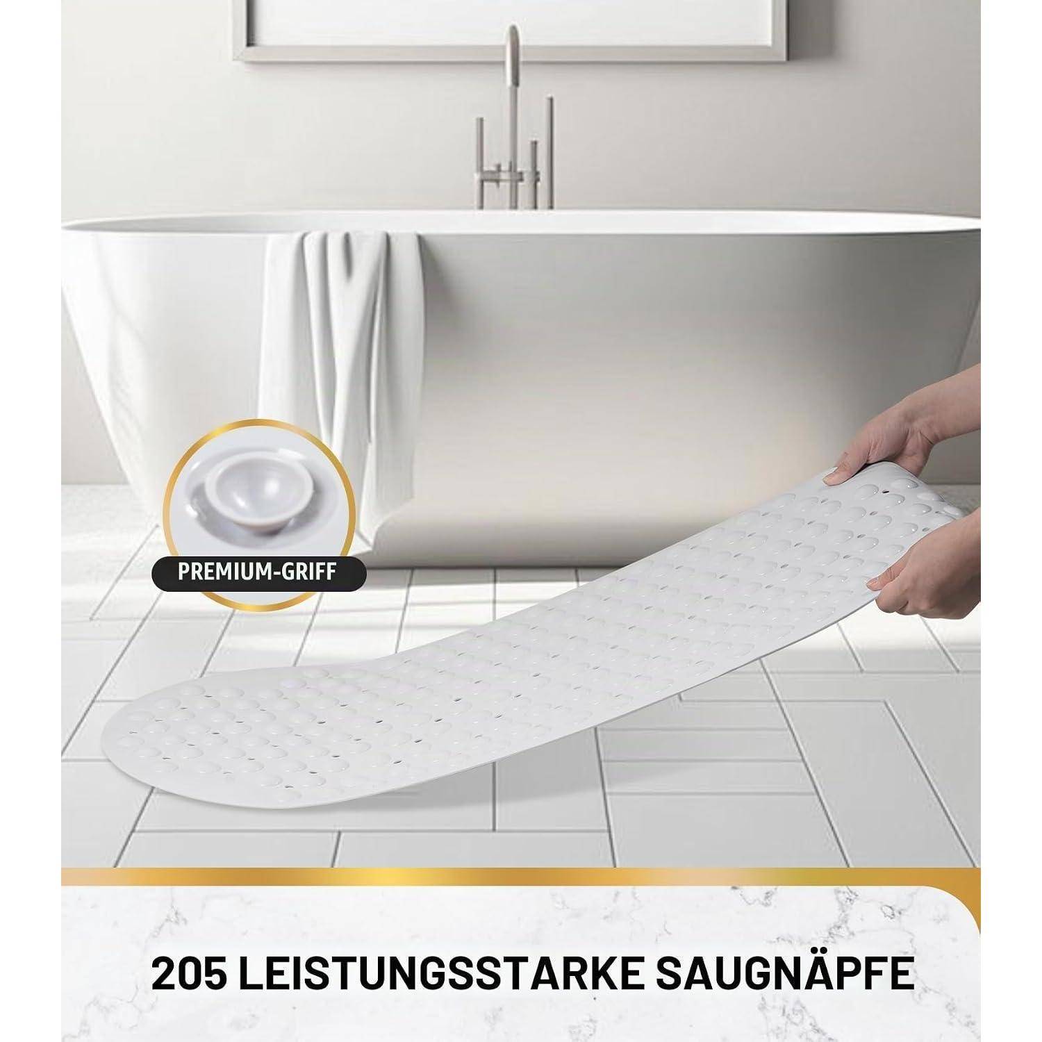Person hält eine weiße Badematte mit Saugnäpfen in einem Badezimmer; Text liest 
