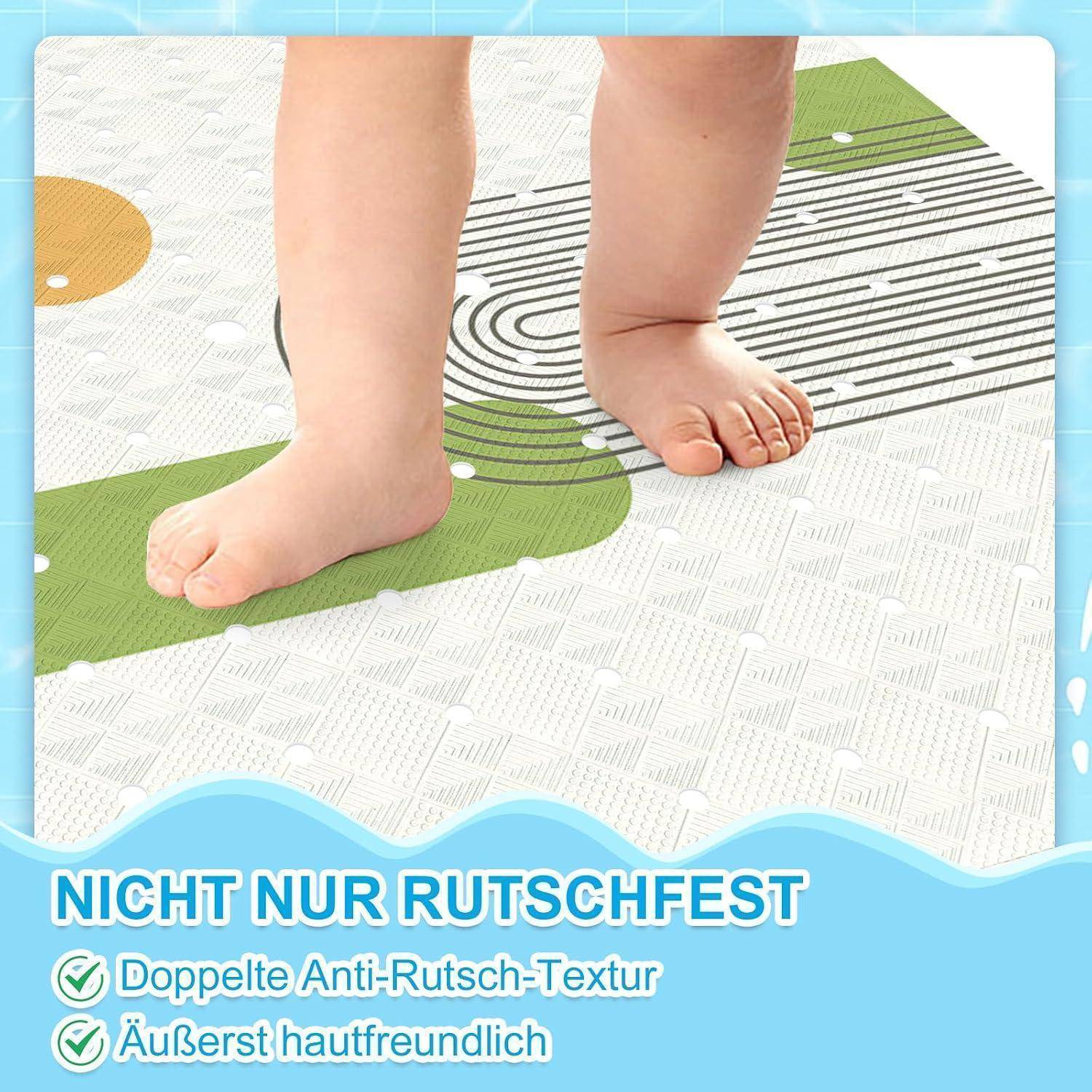 Babyfüße stehen auf einer strukturierten Bodenmatte; deutscher Text sagt 