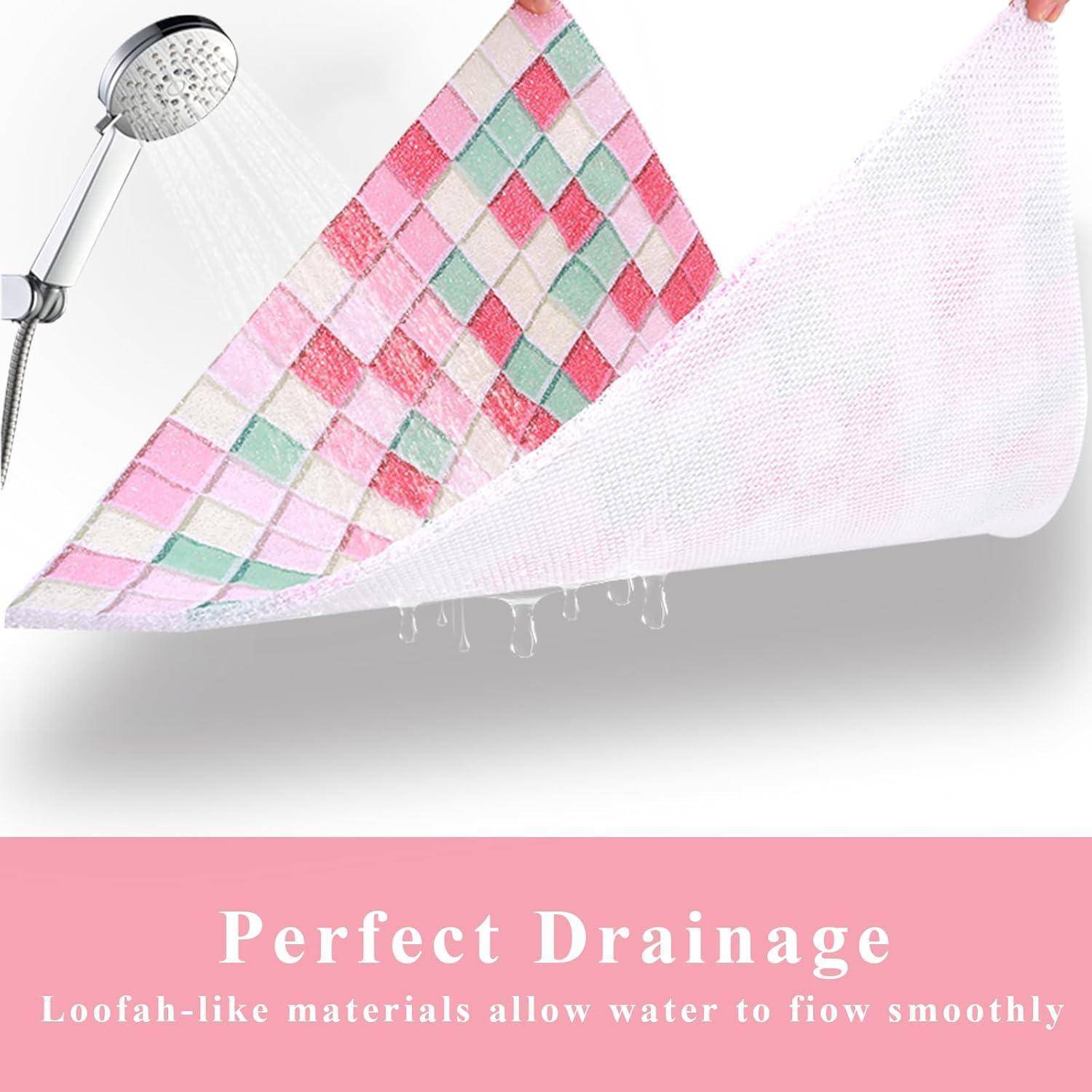 Duschspray auf einer schwammartigen Matte mit Wasser, das durchfließt; pinkes Banner liest sich „Perfekte Drainage