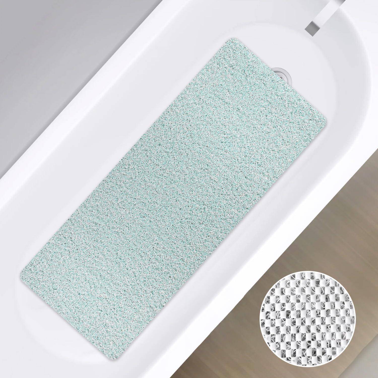 Rechteckige rutschfeste Badewannenmatte in einer weißen Wanne, mit einer Nahaufnahme, die die strukturierte Griffoberfläche zeigt.