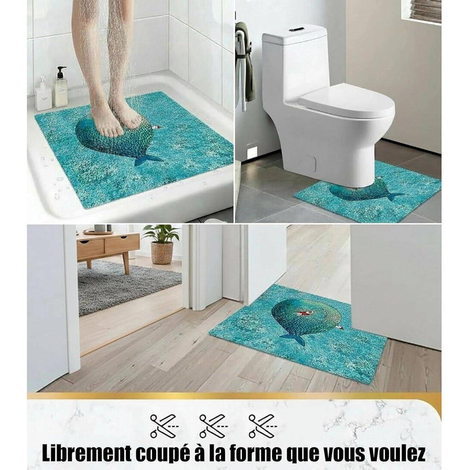 Aquatisch gemustertes türkisfarbenes Badezimmermatte, die in einer Dusche, neben einer Toilette und an einer Türschwelle gezeigt wird; der Text sagt „Frei nach Form zuschneidbar, wie Sie möchten