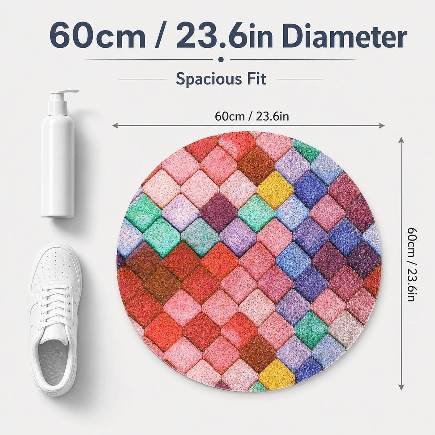 Runder mehrfarbiger Mosaik-Teppich mit Etikett 60cm/23,6 Zoll Durchmesser mit geräumiger Passform; zeigt Größenpfeile neben einem Schuh und einer Flasche als Größenvergleich.