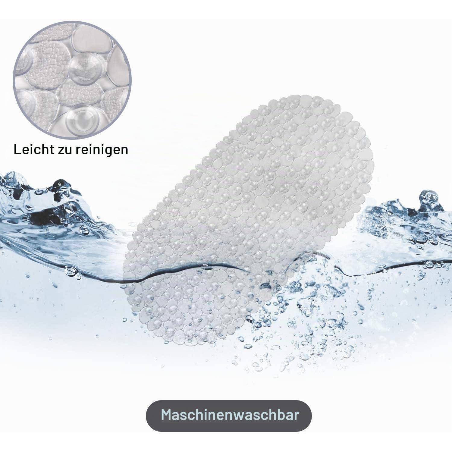 Weißes strukturiertes ovales Reinigungspad in spritzendem Wasser, mit deutschem Text „Leicht zu reinigen