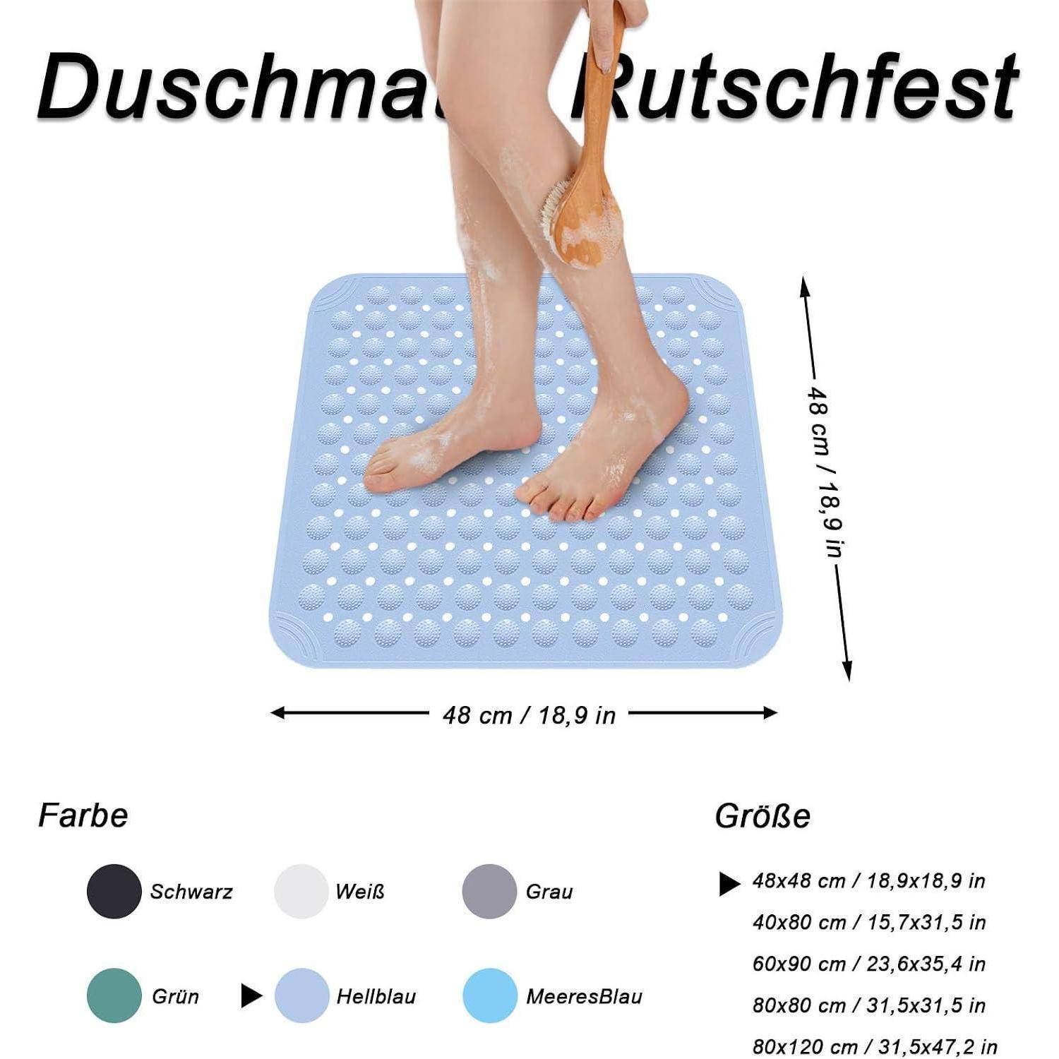 Blaue rutschfeste Duschmatte unter den Füßen gezeigt, gekennzeichnet mit „Duschmatte rutschfest