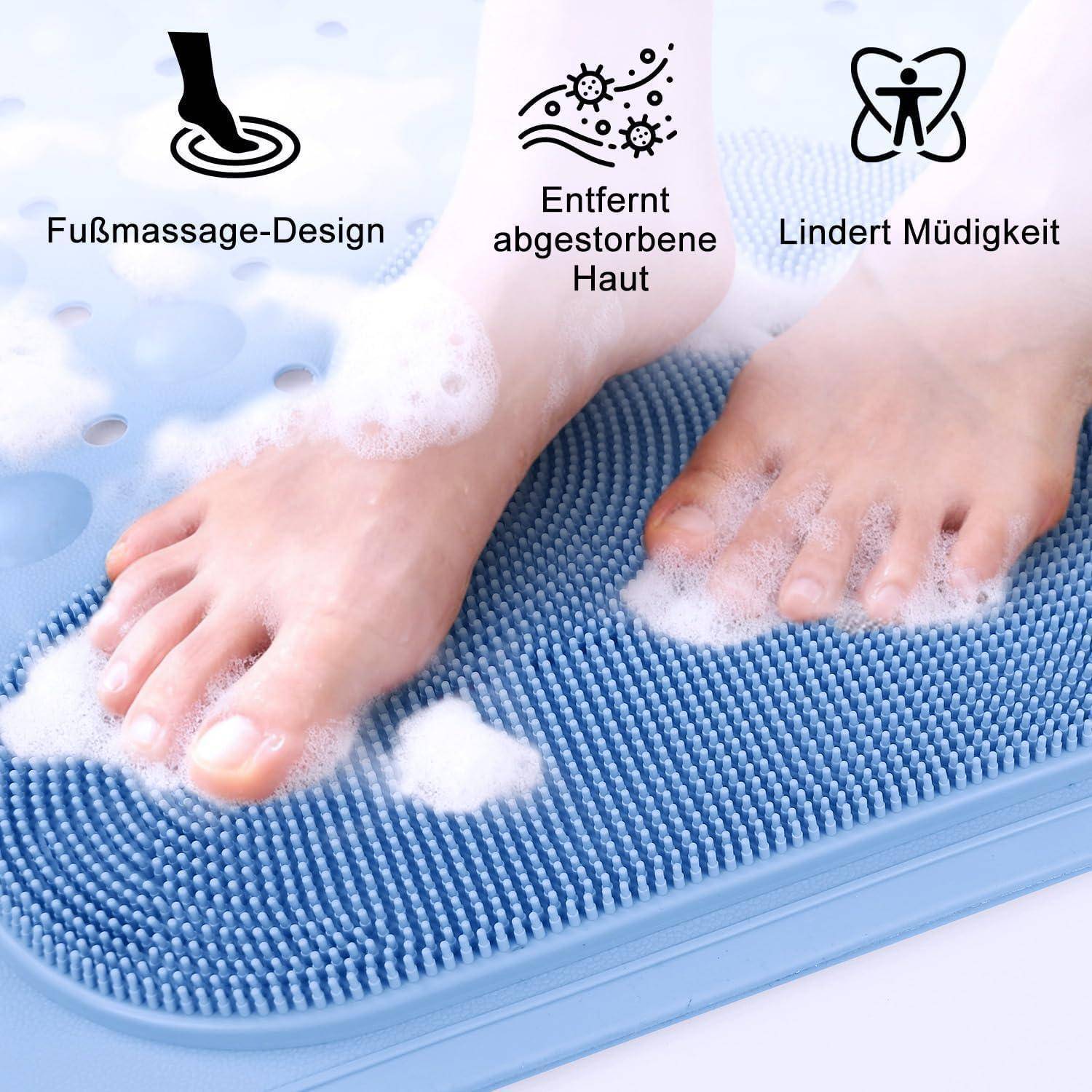 Füße, die auf einer blauen Massagematte mit Seifenblasen reiben; deutsche Etiketten behaupten Fußmassage-Design, entfernt abgestorbene Haut und lindert Müdigkeit.