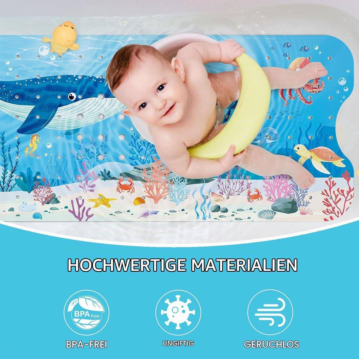 Baby liegt auf einer farbenfrohen Ozean-Spielmatte und hält einen gelben Ring; Text darunter sagt „HOCHWERTIGE MATERIALIEN", „BPA-FREI"", „UNTOXIC"" und „GERUCHSLOS"".