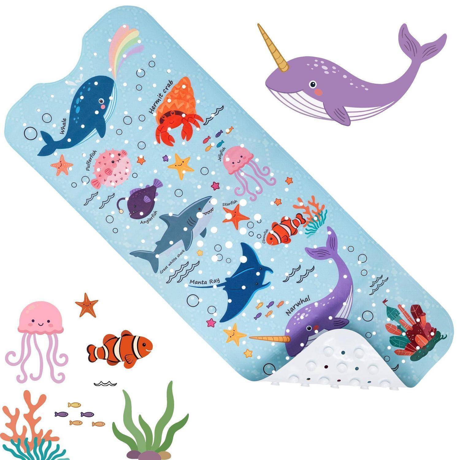 Illustrierte Unterwasserszenerie mit beschrifteten Meerestieren auf blauem diagonalem Hintergrund, einschließlich Narwale, Wale, Haie, Oktopus, Quallen, Clownfische, Korallen und Seepflanzen.