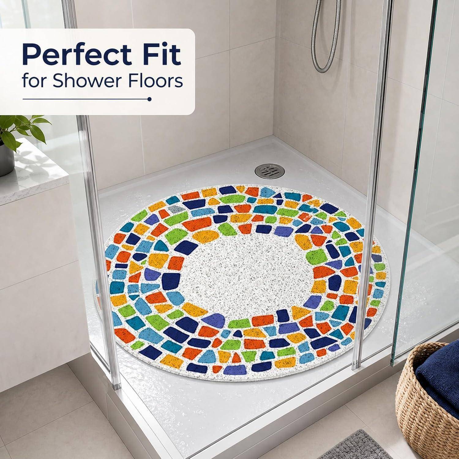 Rundetile Badezimmermatte aus Mosaik mit buntem Fliesenmuster in einer Glasdusche, mit dem Label „Perfekte Passform für Duschenböden