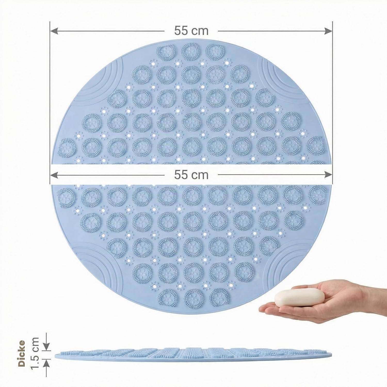 Rundendes hellblaues strukturiertes Badmat, 55 cm Durchmesser und 1,5 cm dick, mit einer Hand zu Größenvergleich dargestellt.