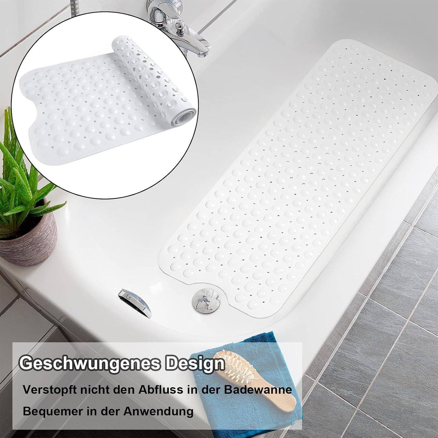 Weißer strukturierter Badematte mit Saugnäpfen in einer Badewanne, oben aufgerollt dargestellt; deutscher Text bewirbt ein gebogenes Design, das den Abfluss nicht blockiert.