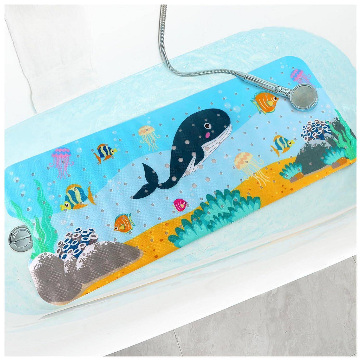 Kinder-Badewannentablett mit einem Unterwasser-Wal- und Fischdesign, befestigt durch einen Saugnapfschlauch.