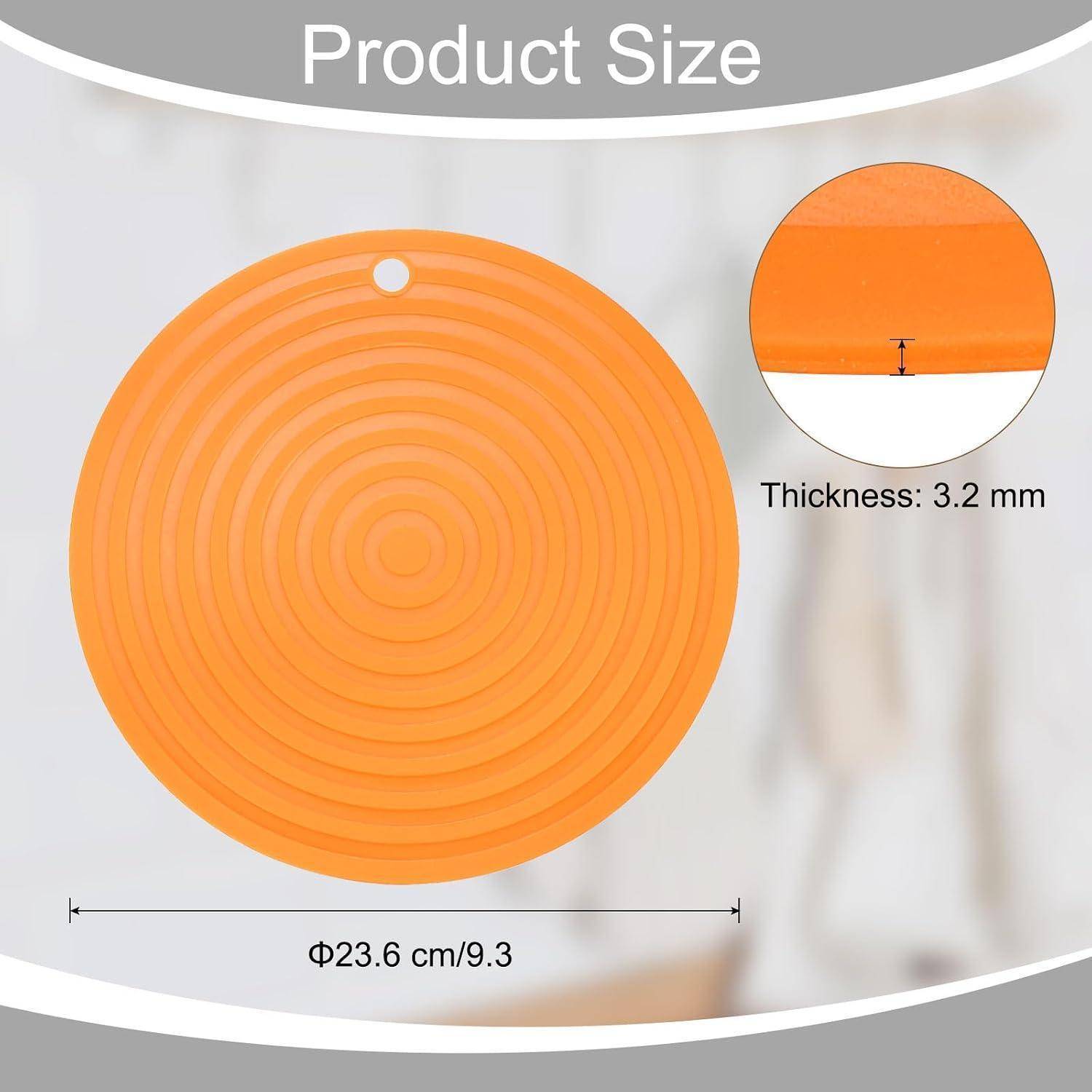 Produktgrößen-Grafik für eine orange runde Matte mit Aufhängeloch: 23,6 cm (9,3 Zoll) Durchmesser und 3,2 mm Dicke.