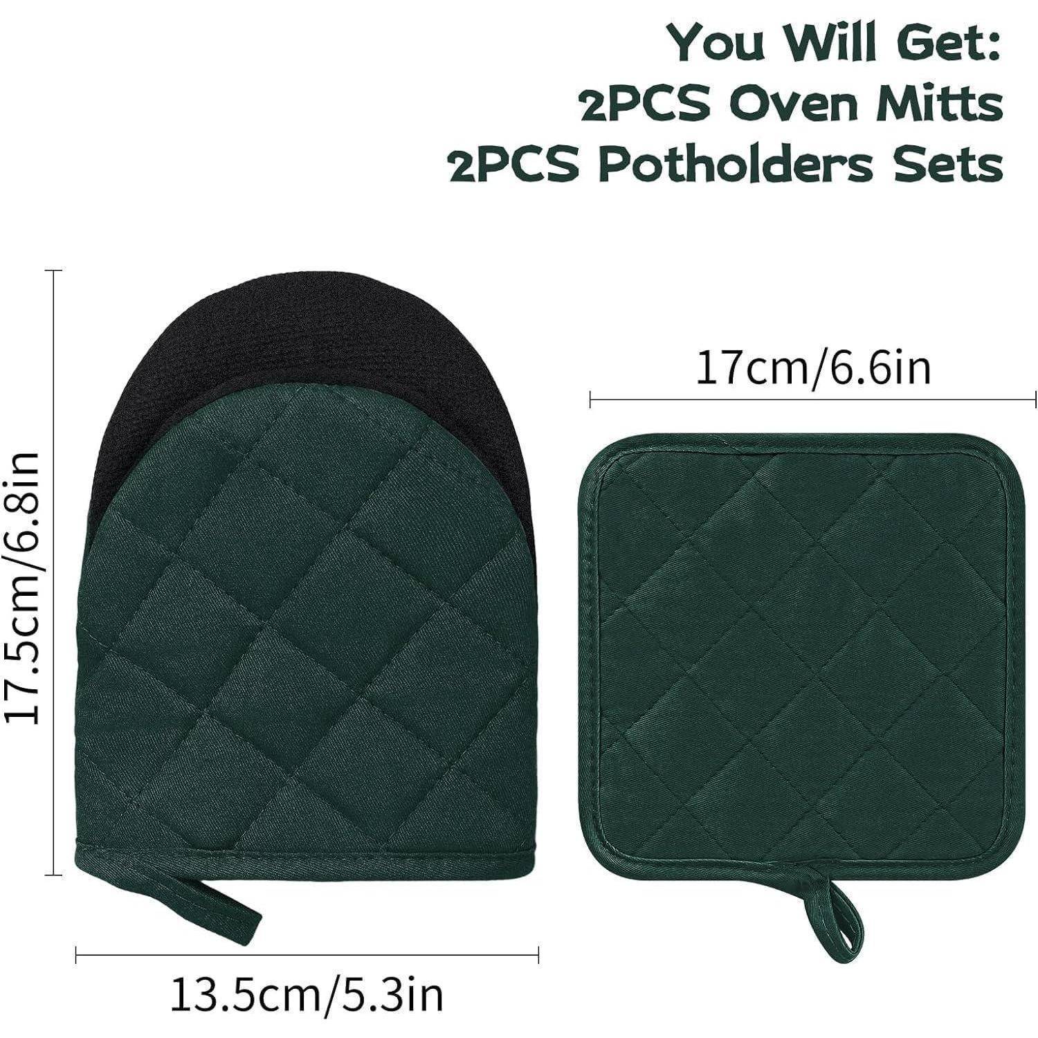 Produktbild mit einem grünen gesteppten Ofenhandschuh- und Topflappen-Set; Text besagt „Sie erhalten: 2er-Set Ofenhandschuhe 2er-Set Topflappen