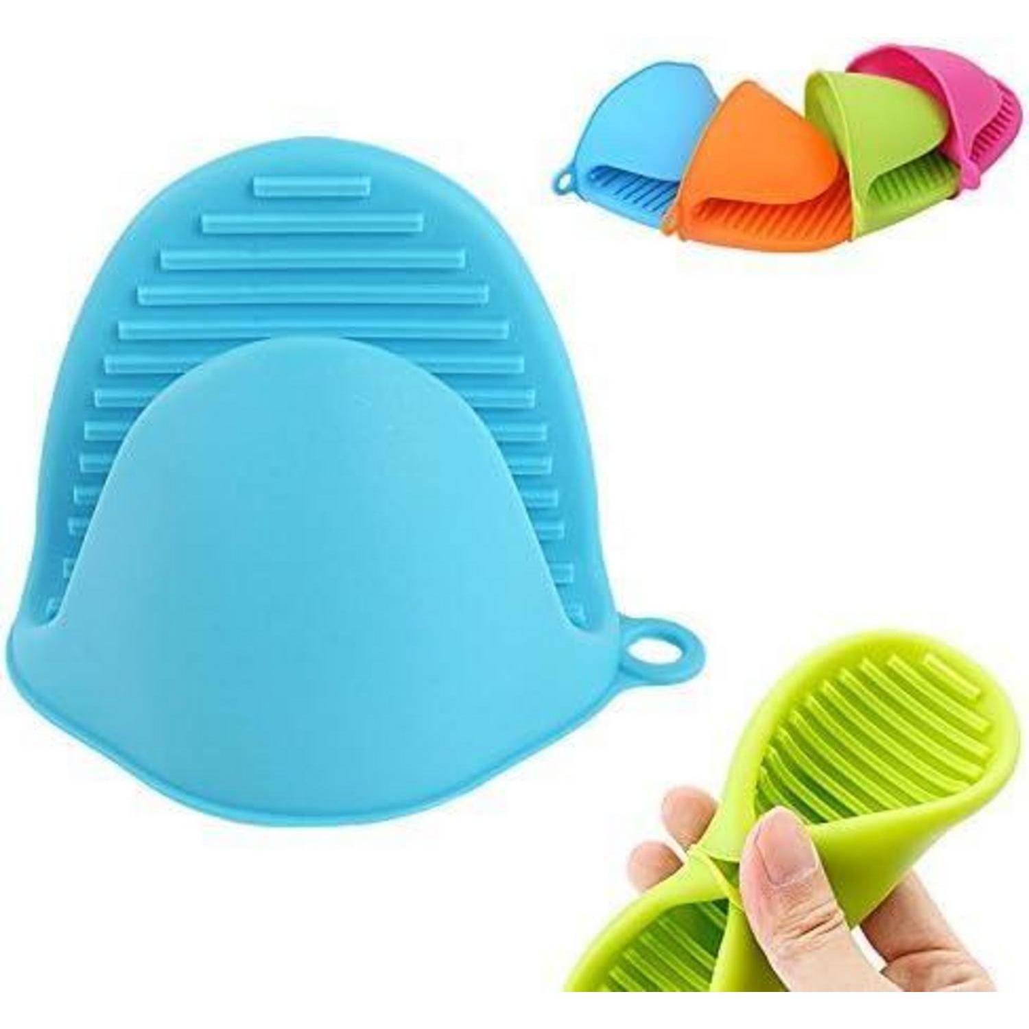 Silikon-Spülbürsten-Handschuh in Blau, mit farbigen Spülbürsten als Produktbeispiele und einer Hand, die einen grünen hält.