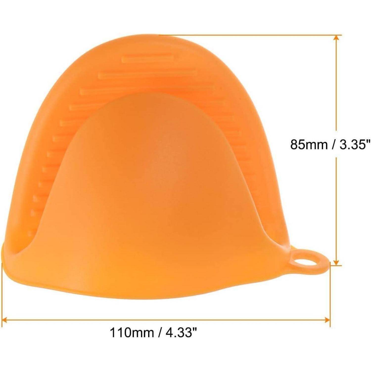 Orange Silikonofenhandschuh mit Abmessungen: 110 mm breit und 85 mm hoch.