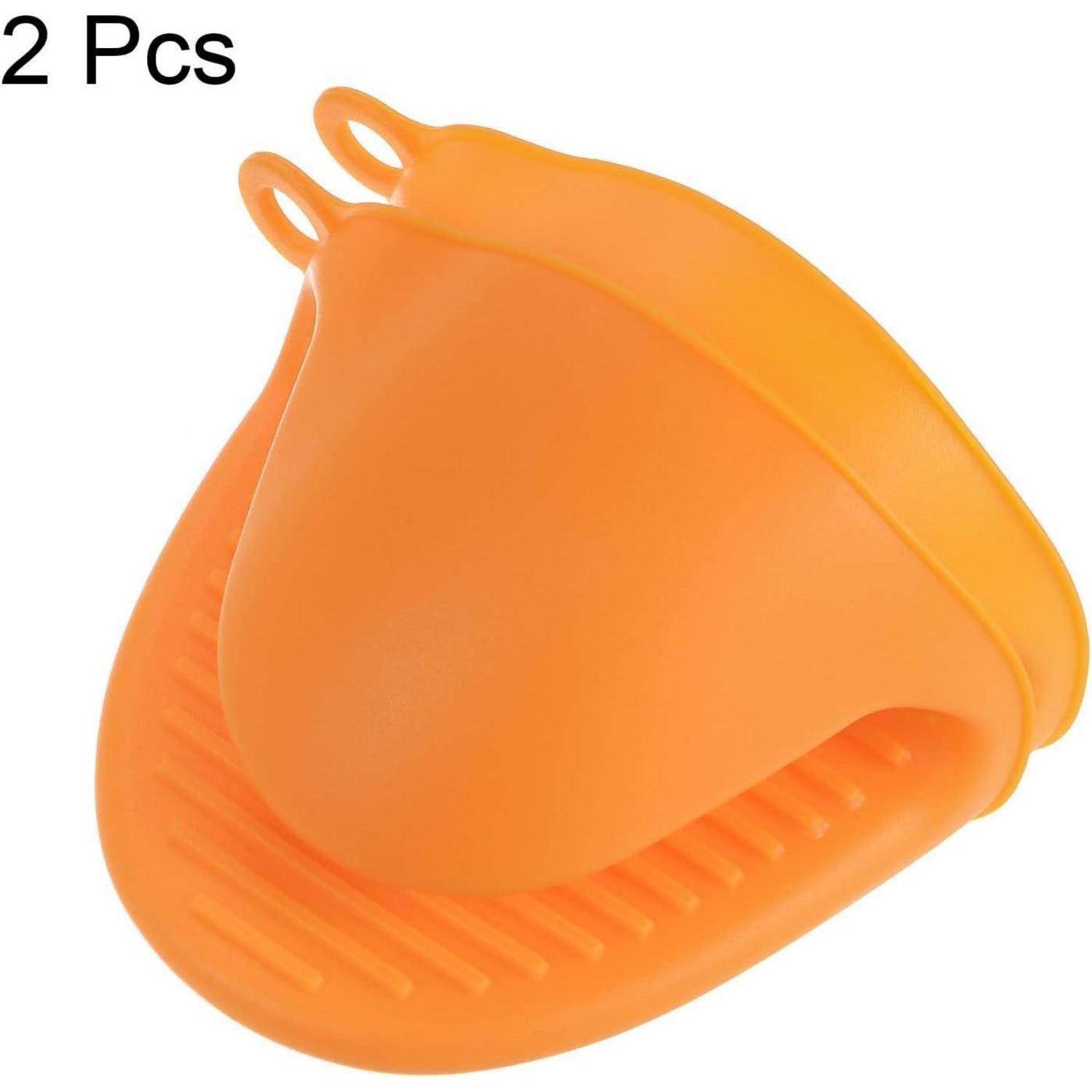 Zwei orangefarbene Silikon-Ofenhandschuhe, gekennzeichnet mit „2 Stück