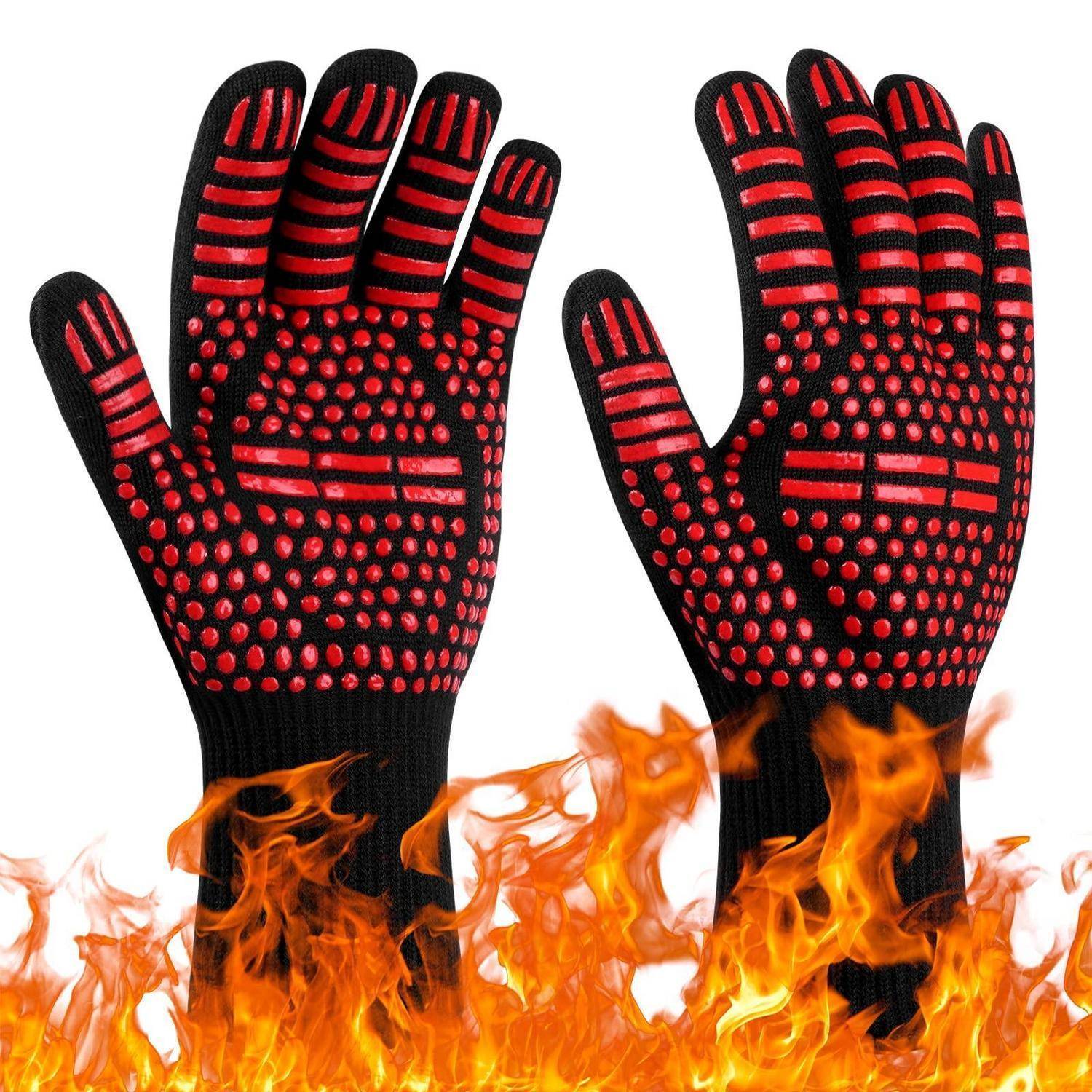 Paar schwarzer hitzebeständiger Handschuhe mit roten Griffpunkten, die über Flammen gezeigt werden und Feuerschutz oder Grillverwendung suggerieren.