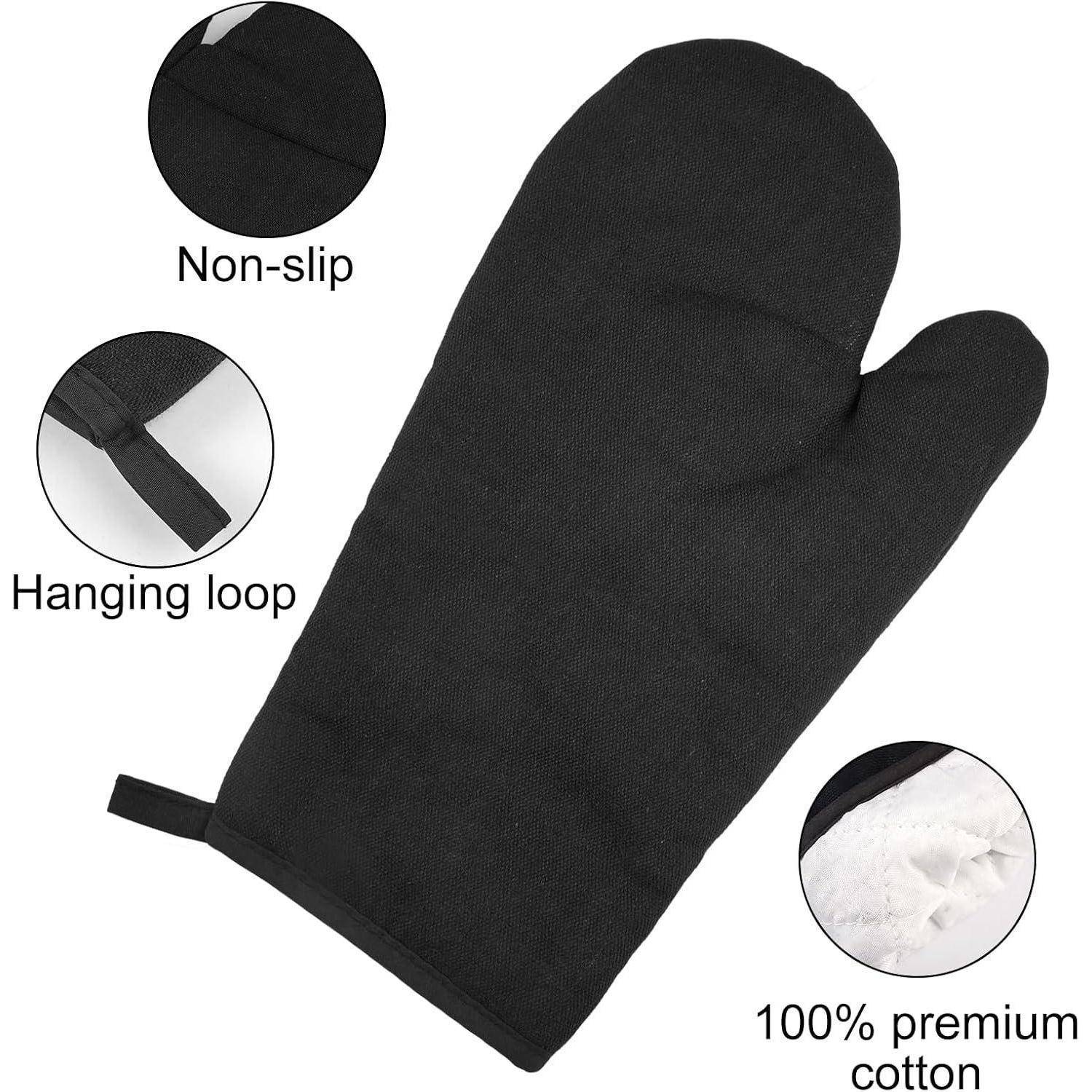 Schwarzer Ofenhandschuh mit Aufhängeschlaufe und rutschfestem Griff, gekennzeichnet mit 100% Premium-Baumwolle.