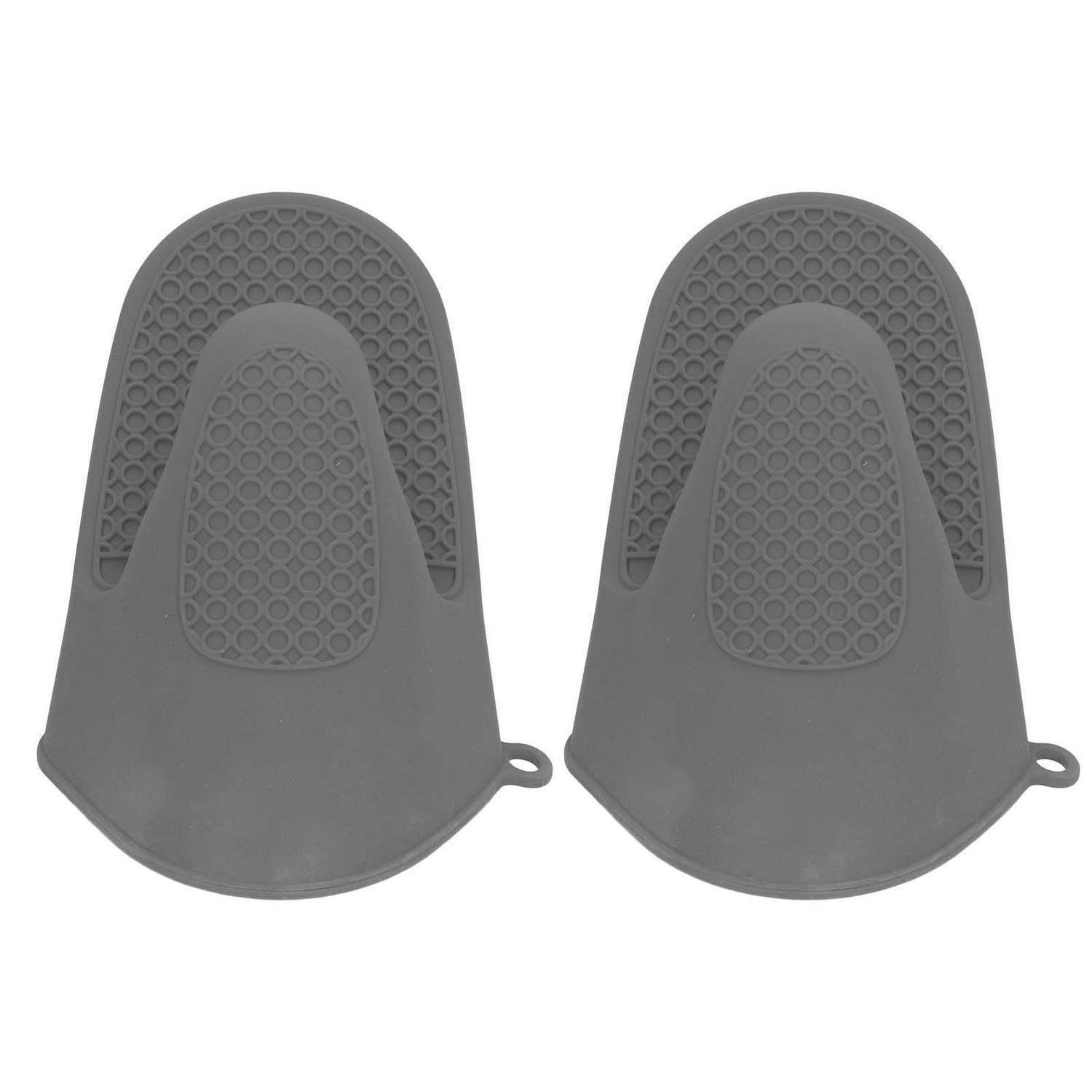 Paar grauer Silikon-Ofenhandschuhe oder Topflappen, die nebeneinander auf weißem Hintergrund gezeigt werden.