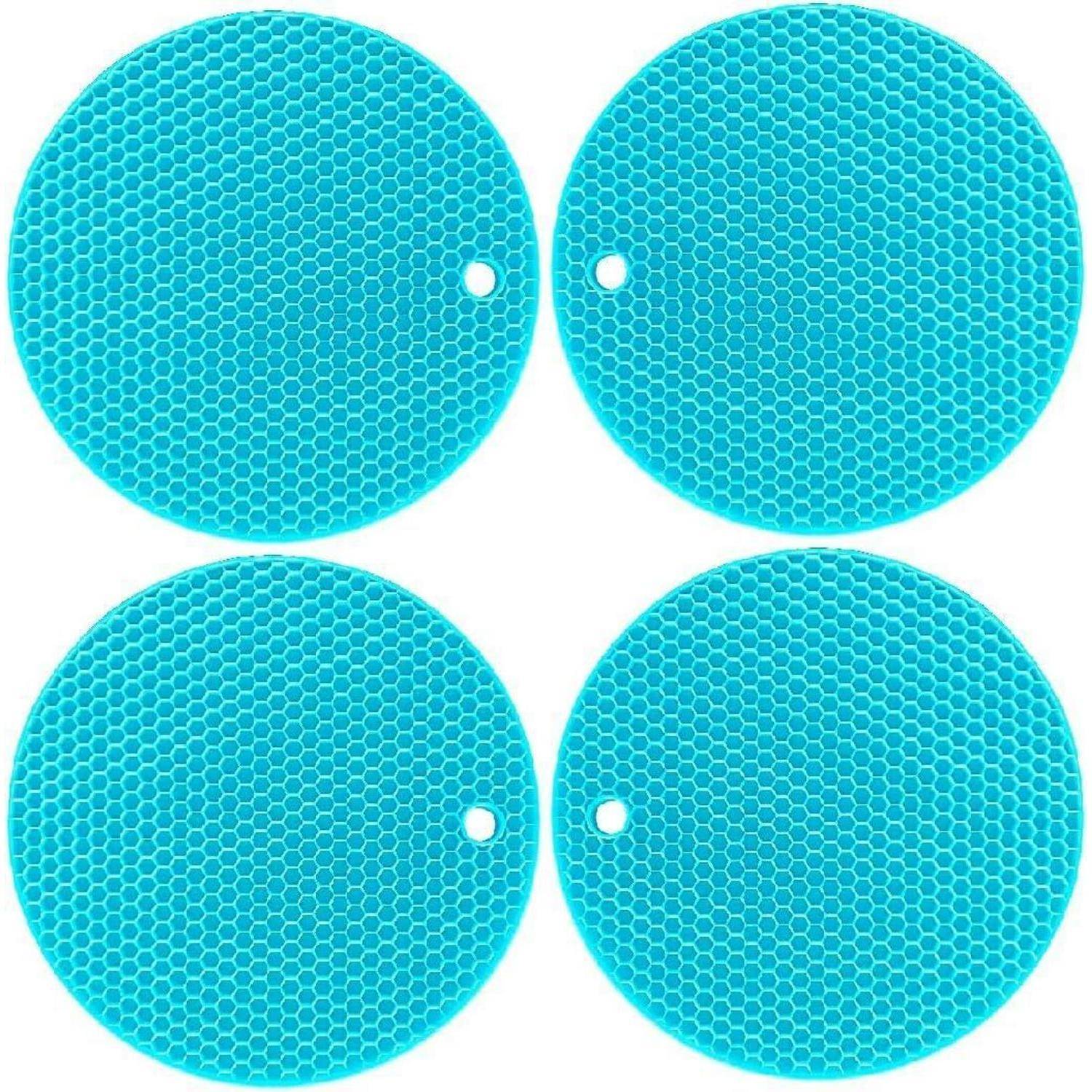 Vier türkisfarbene runde Netzpolster in einem 2x2-Gitter angeordnet, jedes mit einem kleinen Seitenloch, auf weißem Hintergrund dargestellt.