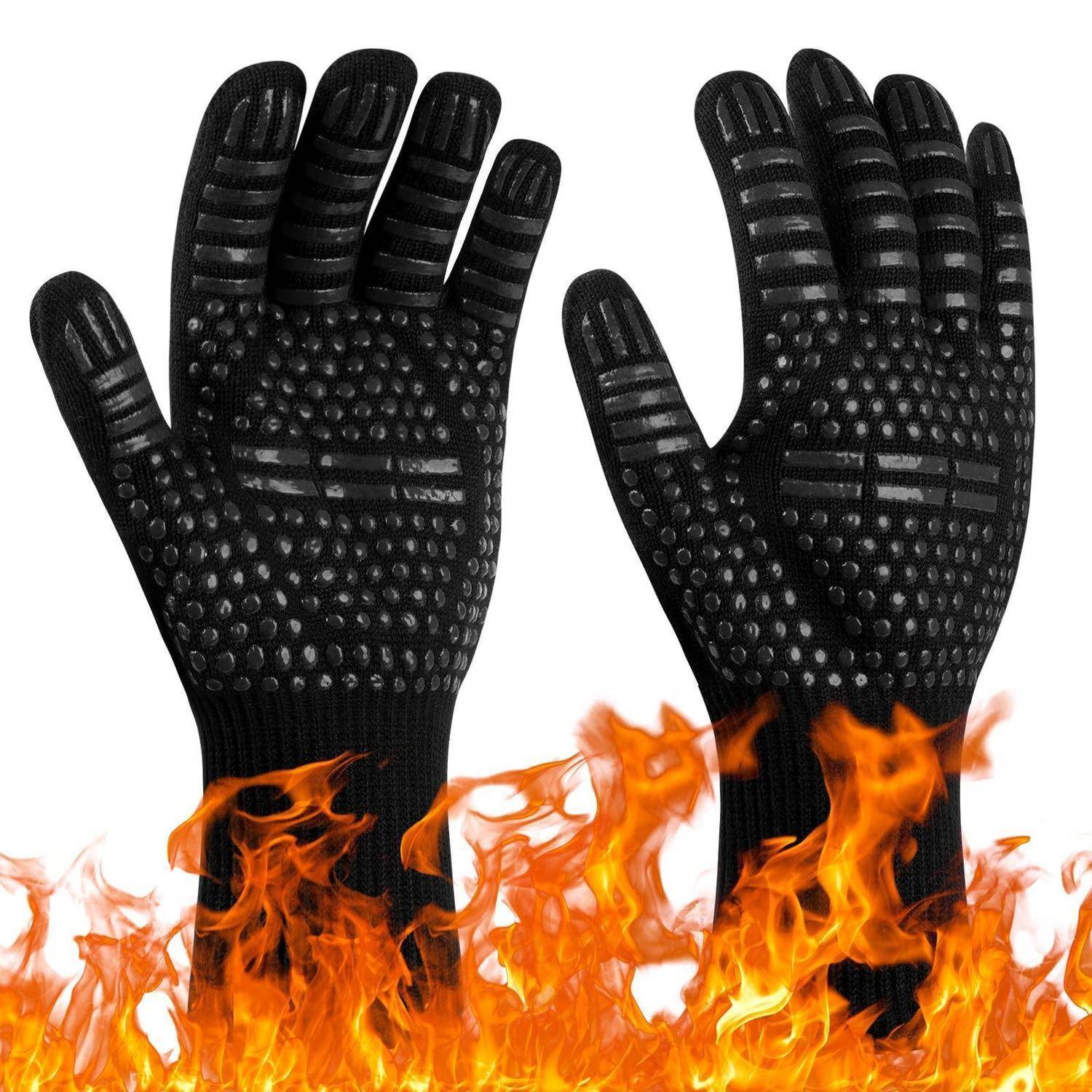 Paar schwarzer hitzebeständiger Handschuhe mit Griffpunkten und erhabenen Streifen, oben über Flammen gezeigt, um Brandschutz zu demonstrieren.