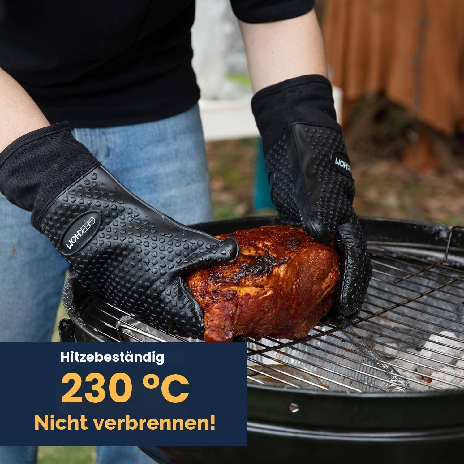 Handschuhe heben ein gebratenes Fleischstück vom Grill; Text besagt „Hitzebeständig 230 °C Nicht verbrennen!