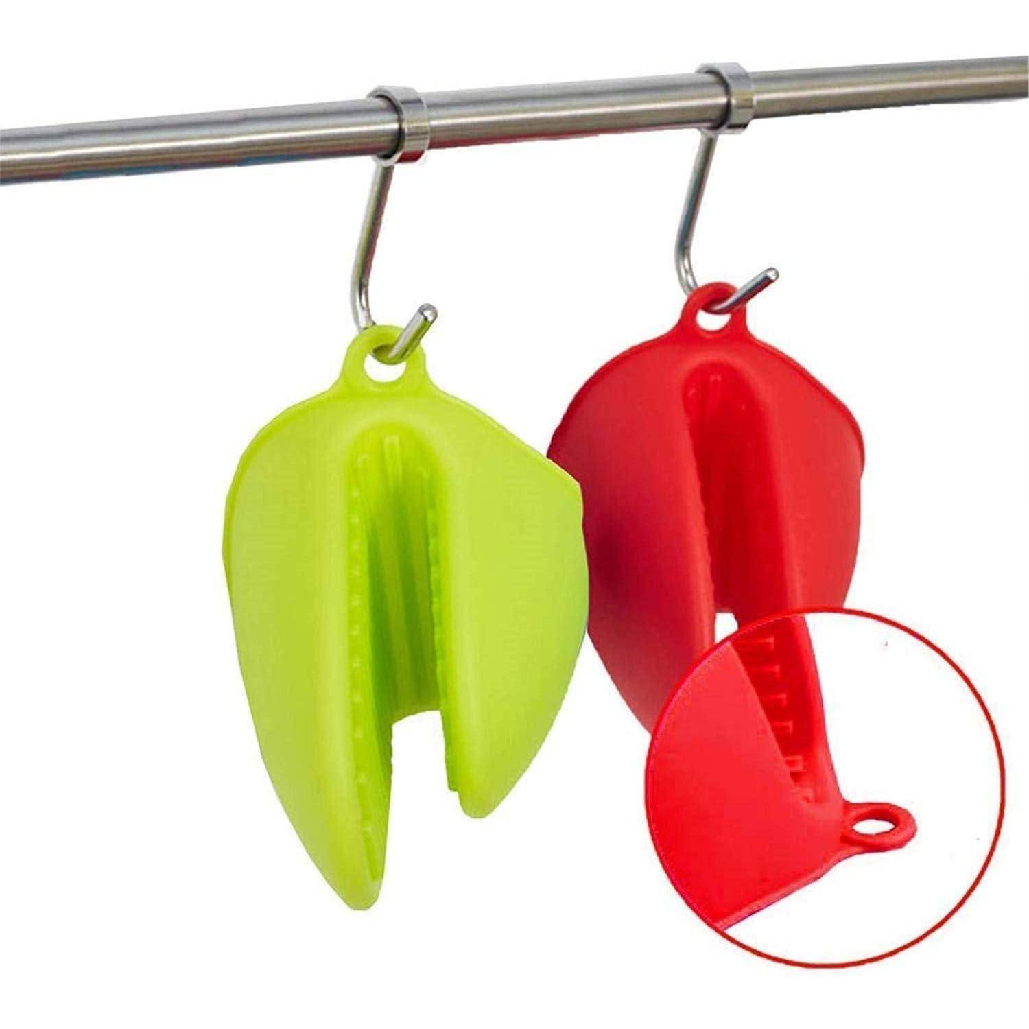 Silikon-Zahnbürstenhalter, die an einer Metallstange befestigt sind, in Grün und Rot dargestellt, mit einer Nahaufnahme des roten Halters in der Ecke.