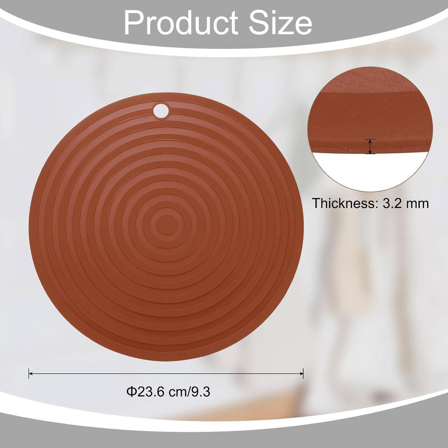 Größendiagramm eines runden braunen Unterlegmatte mit Aufhängeloch, das den Durchmesser 23,6 cm (9,3 Zoll) und die Dicke 3,2 mm zeigt.