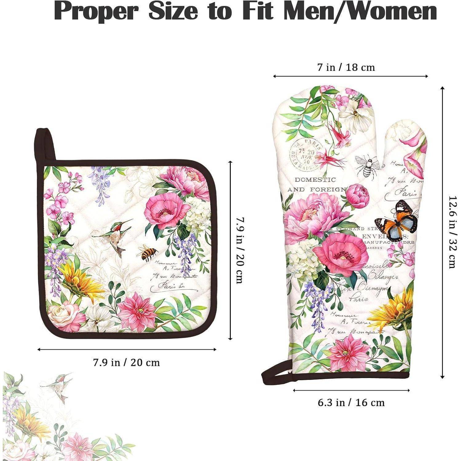 Größentabelle mit einem floralen Ofenhandschuh und passendem Topflappen, mit Abmessungen in Zoll und Zentimetern für die Passform: Handschuh 12,6 x 6,3 Zoll, Topflappen 7,9 x 7,9 Zoll.