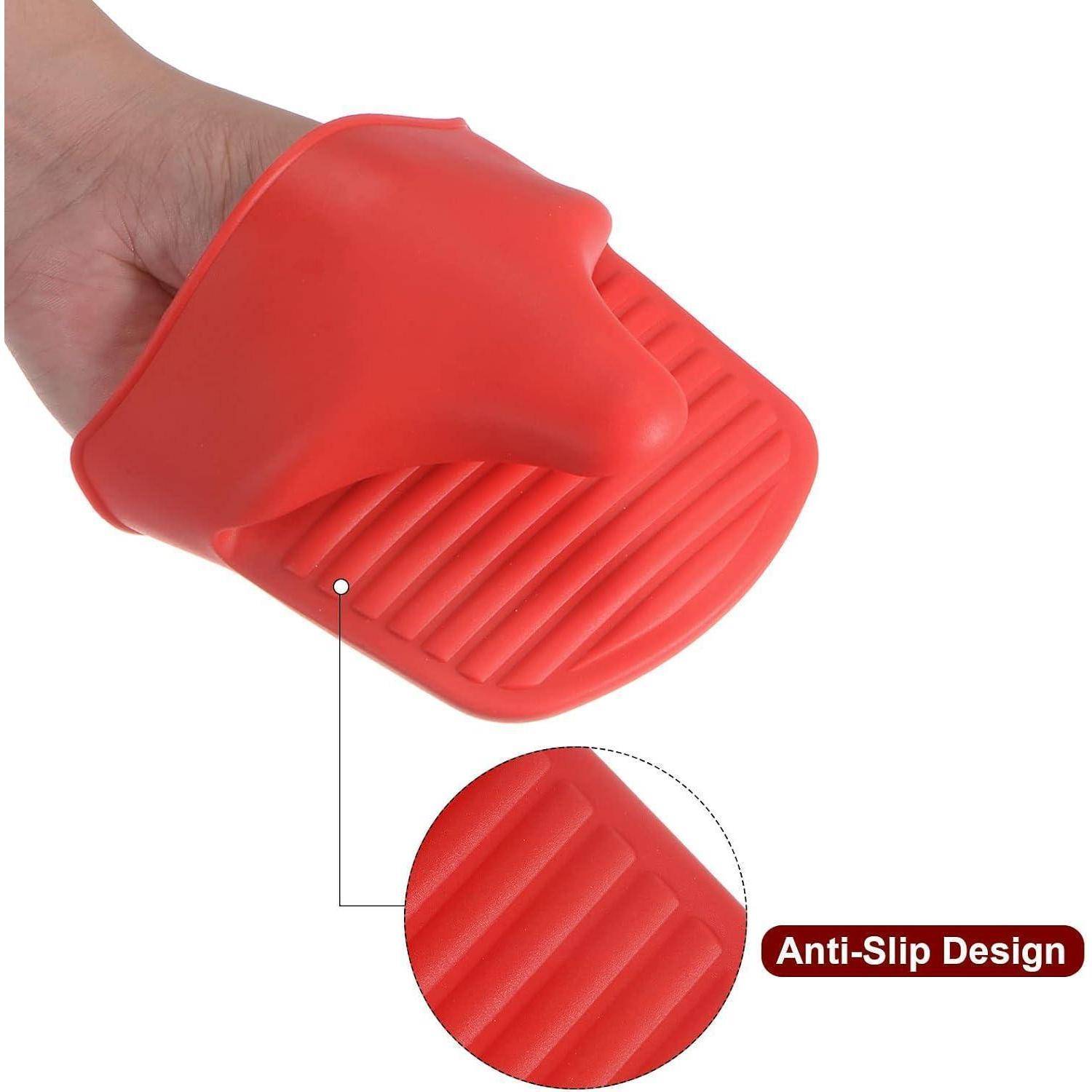 Rote Silikonofenhandschuh, der eine heiße Schüssel hält, mit einer vergrößerten Beschriftung mit der Bezeichnung „Rutschfestes Design