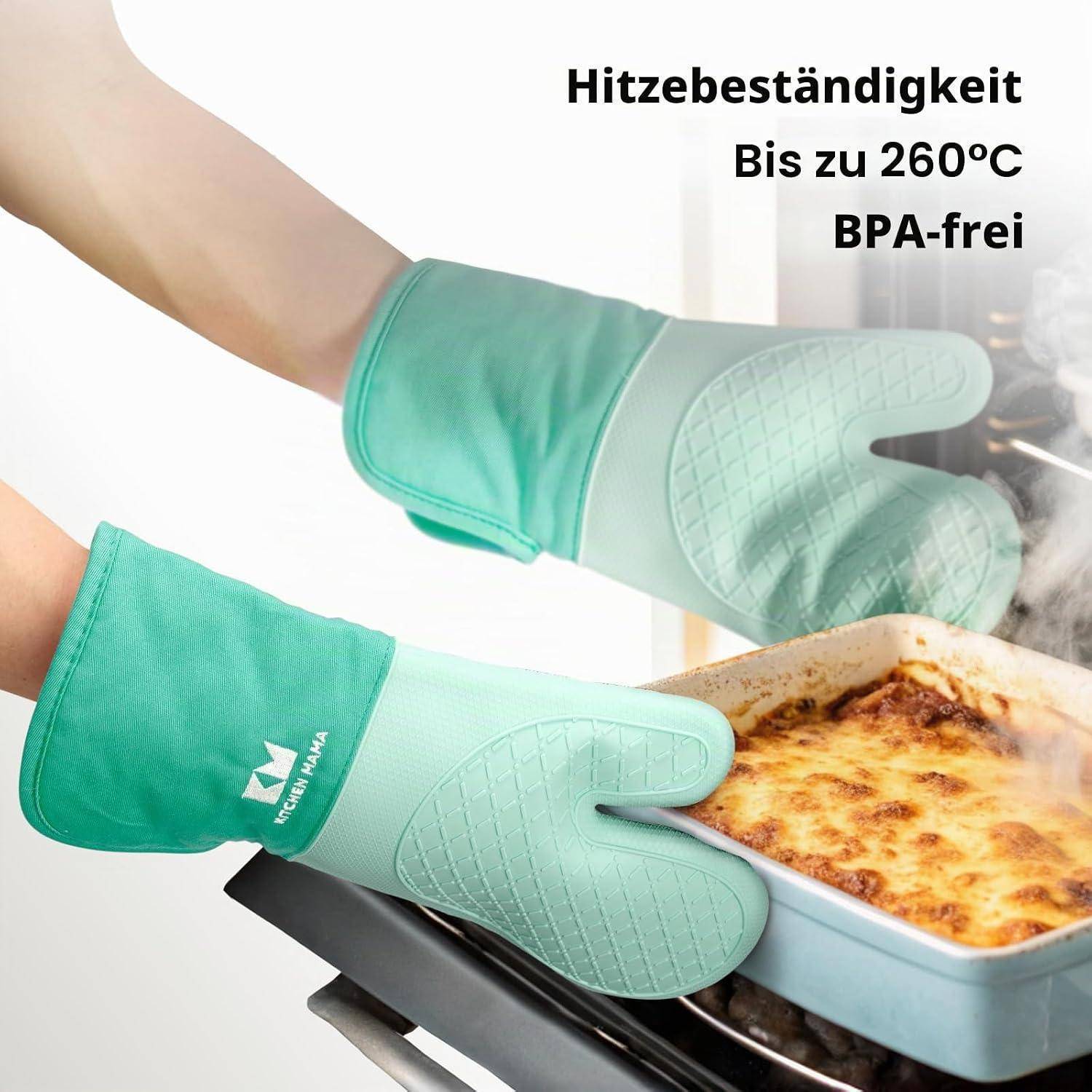 Hände mit mintgrünen Ofenhandschuhen halten eine heiße Backform; Text sagt „Hitzebeständigkeit
