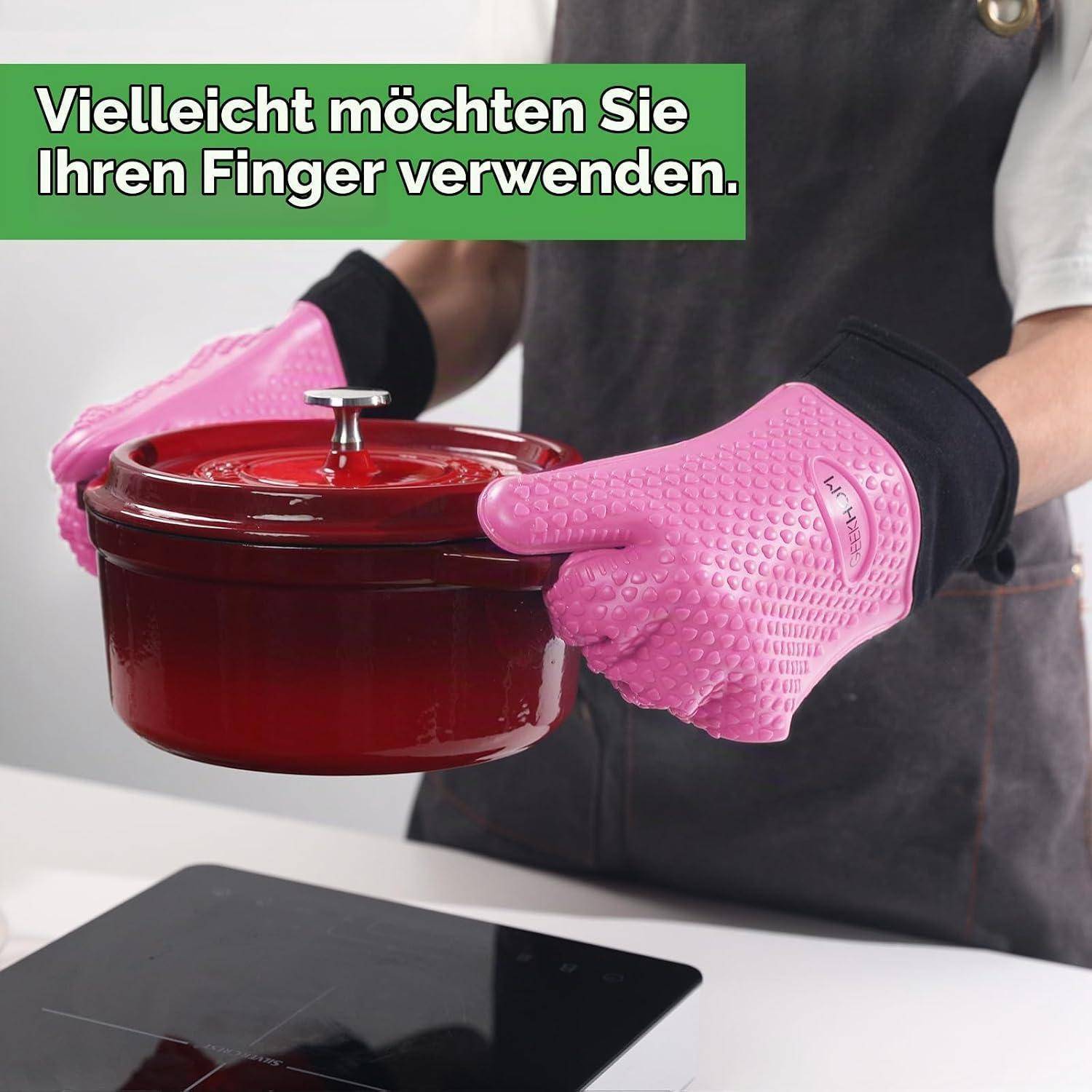 Person trägt rosa hitzebeständige Handschuhe und hält einen rotglühenden Topf, mit deutschem Text, der sagt: „Vielleicht würdest du lieber deine Finger benutzen."