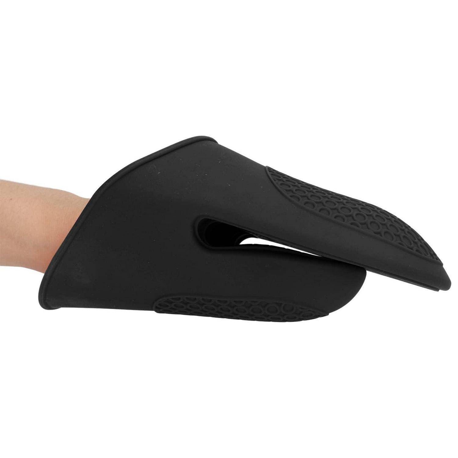 Schwarze Fingerschiene oder Handstütze, die auf einem Finger getragen wird und diesen für Stabilisierung und Schutz gerade hält.